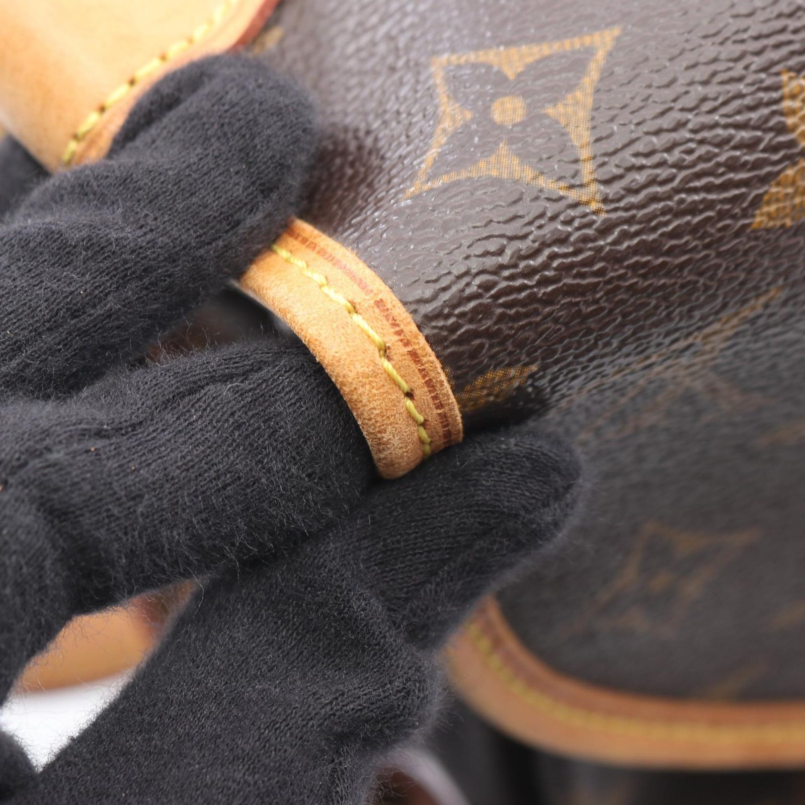 ルイ・ヴィトン LOUIS VUITTON ショルダーバッグ ソミュール30 M42256 PVCコーティングキャンバス レザー ソミュール30 レディース Used B