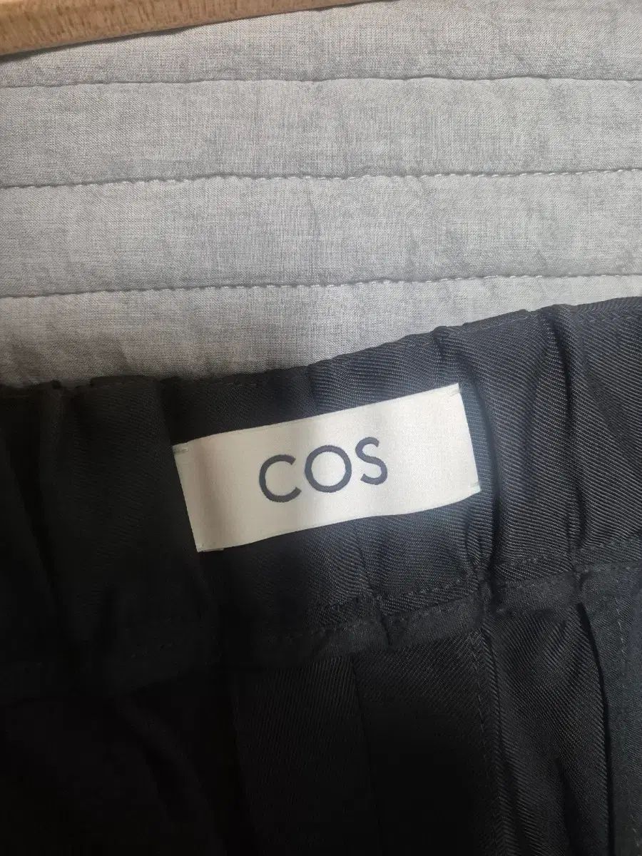 COS 코스 メンズ ジュン 靴 夏 スラックス 52サイズ(XL) 34 36 COS 코스 メンズ ジュン 靴 夏 スラックス 52サイズ(XL) 34 36
