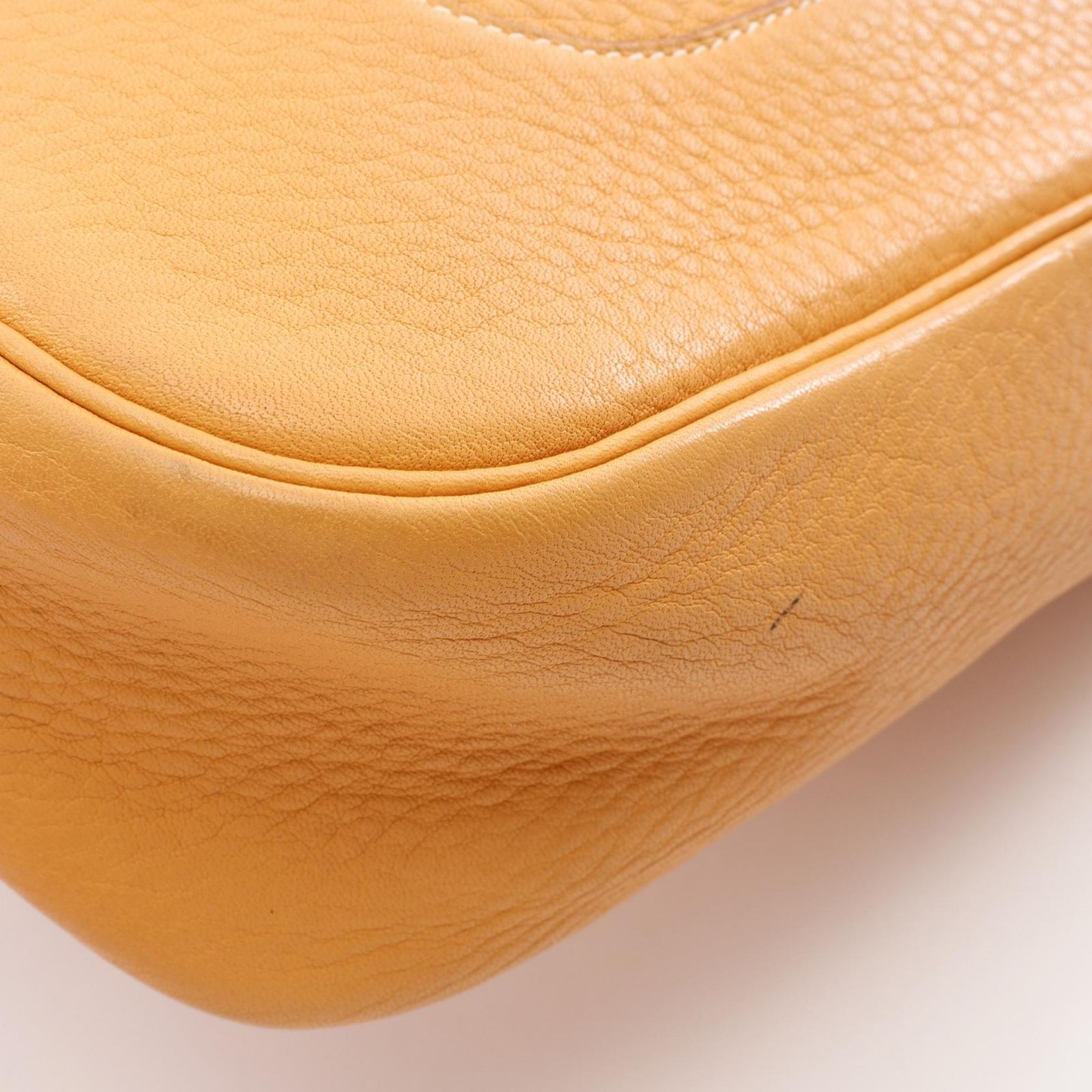 エルメス HERMES ショルダーバッグ トリム35 サフラン サフラン レザー トリム35 サフラン レディース Used A エルメス HERMES ショルダーバッグ トリム35 サフラン サフラン レザー トリム35 サフラン レディース Used A