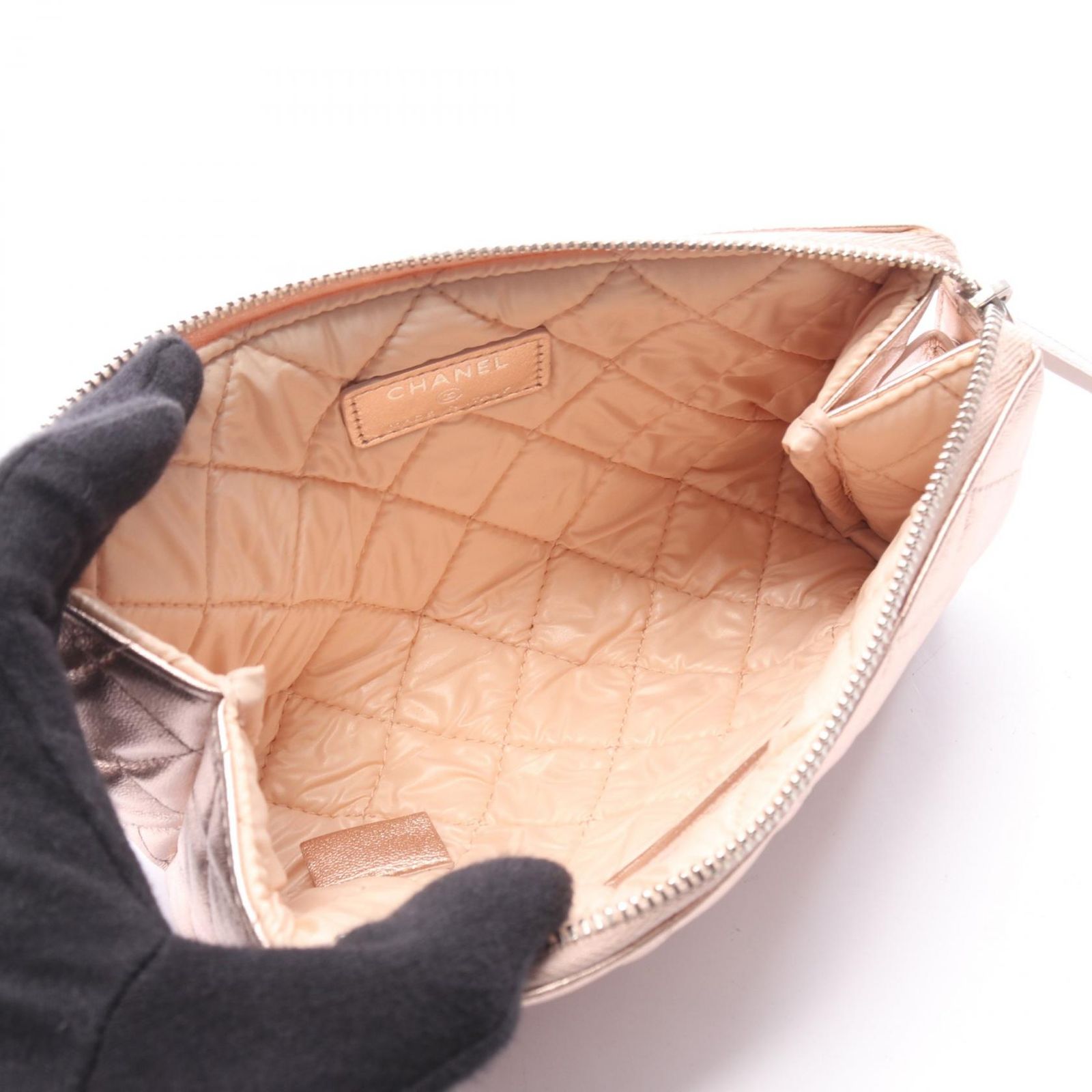 シャネル CHANEL ポーチ マトラッセ メタリック A69259 ローズゴールド ラムスキン(羊革) マトラッセ ポーチ レディース Used A シャネル CHANEL ポーチ マトラッセ メタリック A69259 ローズゴールド ラムスキン(羊革) マトラッセ ポーチ レディース Used A
