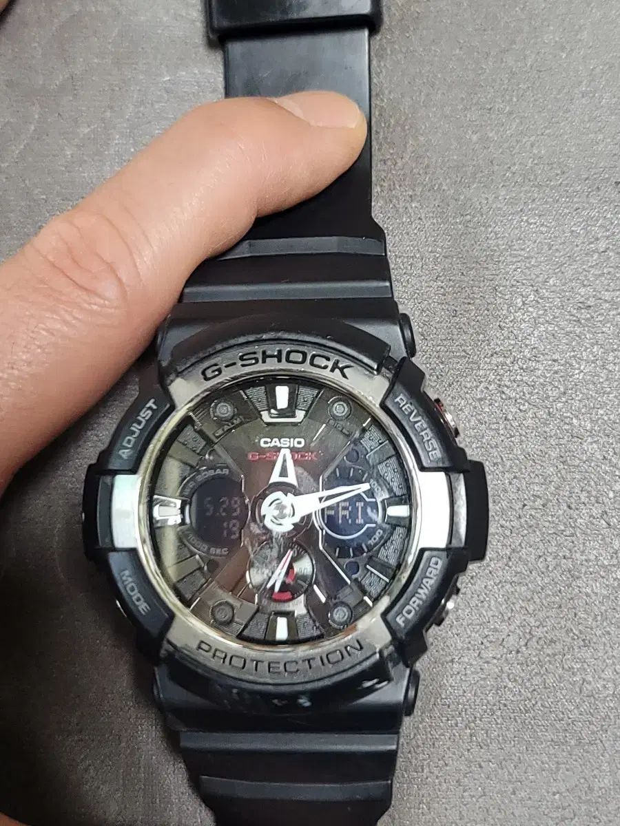 カシオ G-SHOCK GA-200