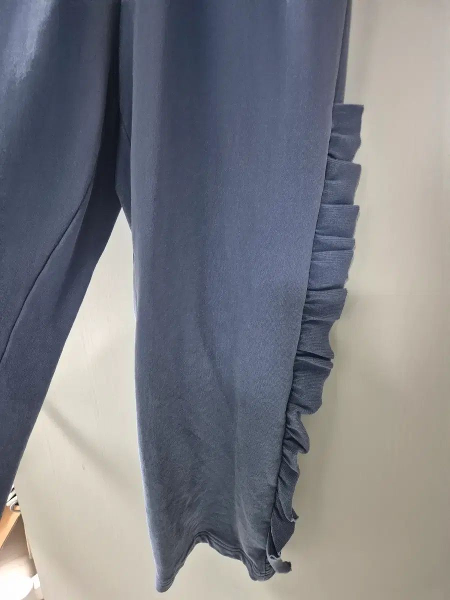 LUCKY CHOUETTE ラッキーシュエトゥ フリル ワイド パンツ ブルー