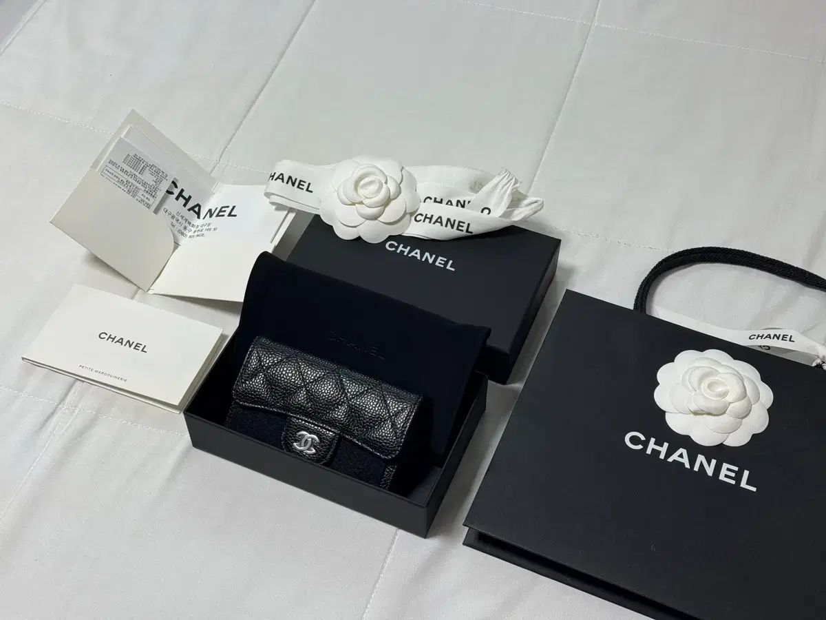 新品) CHANEL シャネル クラシック キャビア カードウォレット シルバー
