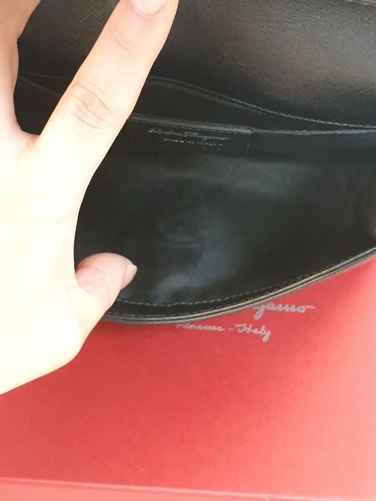 FERRAGAMO フェラガモ ヴァラ ミニバック
