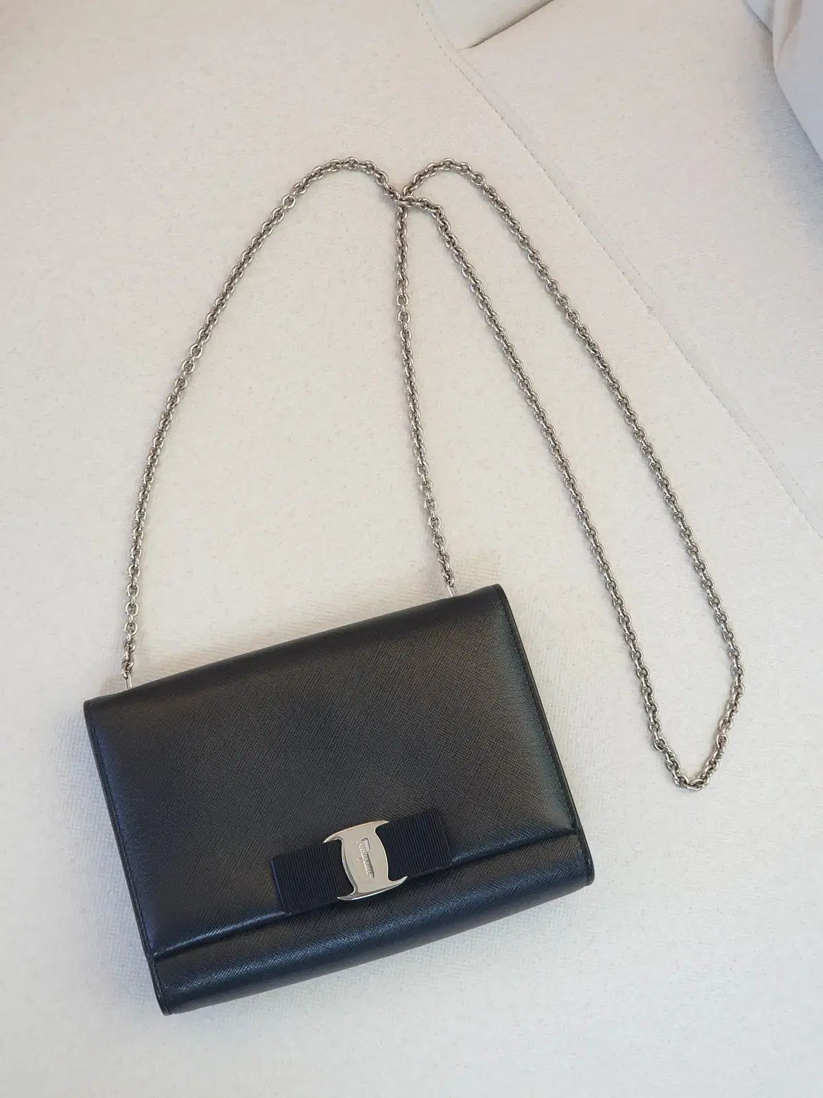 FERRAGAMO フェラガモ ヴァラ ミニバック