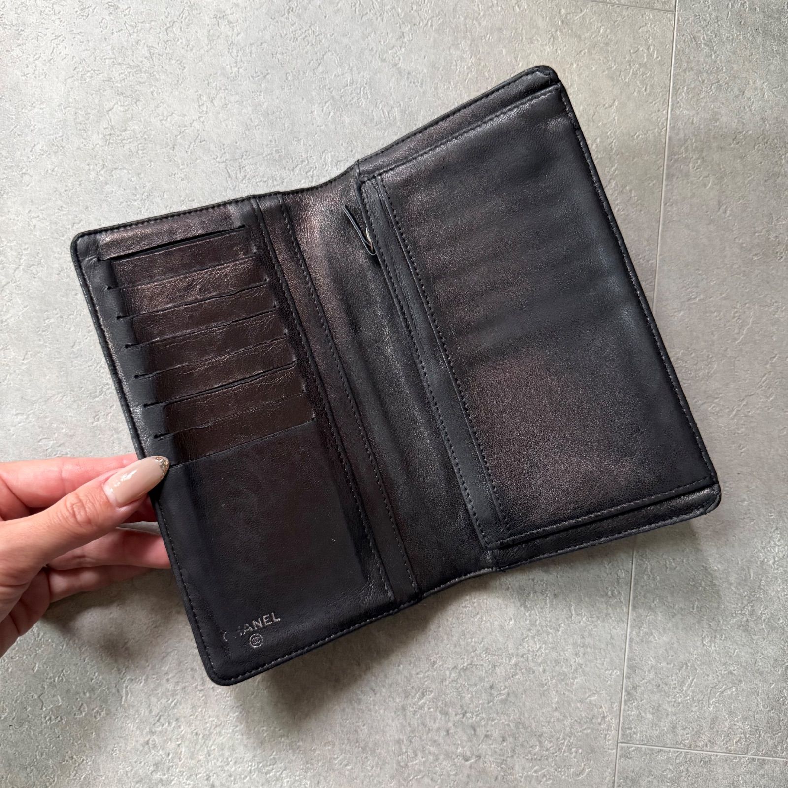 CHANEL シャネル アイコン ココマーク パテントレザー 二つ折り長財布