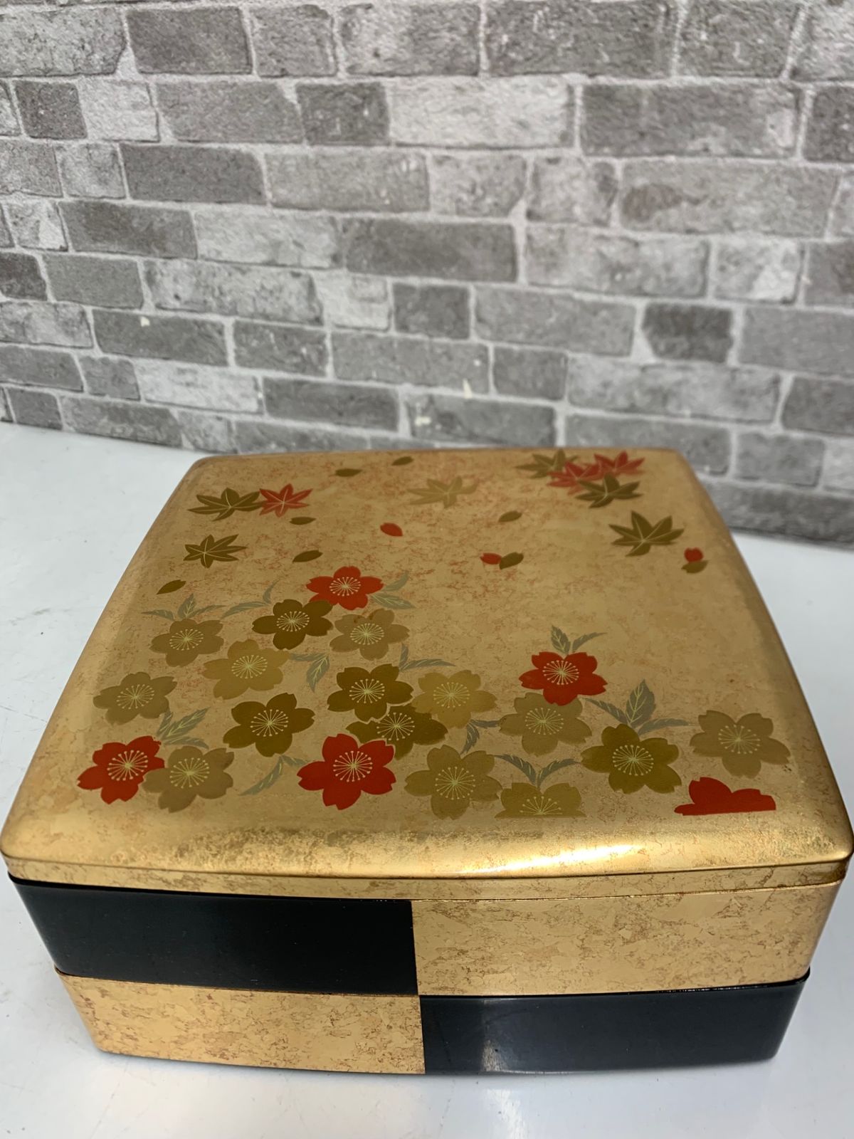 箔一 花うらら 胴張 オードブル重 2段 金沢箔 重箱 - メルカリ