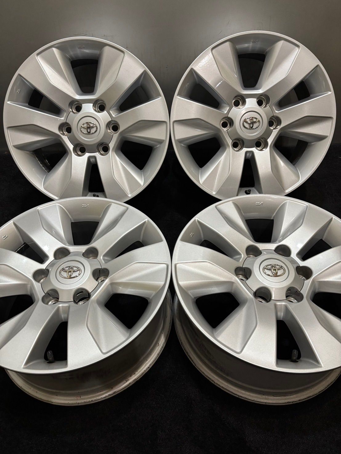 ★トヨタ 125系 ハイラックス サーフ 純正 17インチ 7.5J +30 139.7 6H アルミホイール 4本 ハイエース プラド (1-M374)