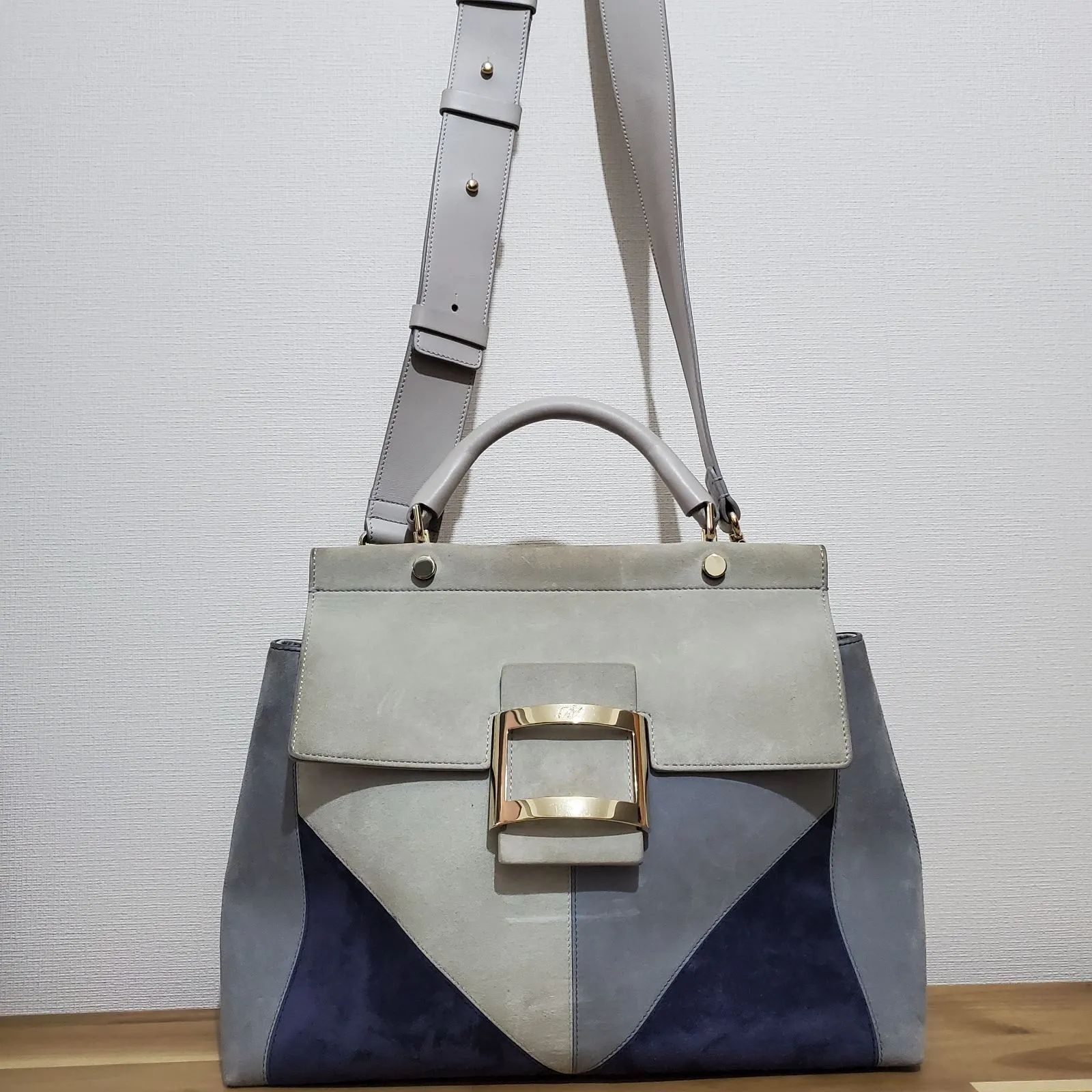 Roger Vivier ロジェ ヴィヴィエ スエード 2way バッグ - メルカリ