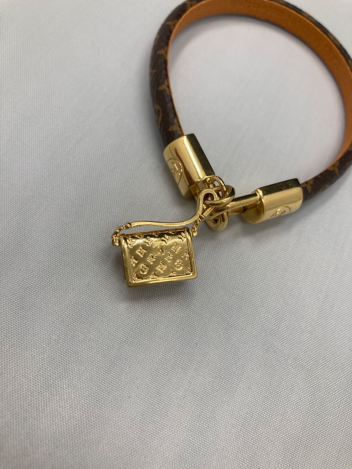 LOUIS VUITTON ルイヴィトン モノグラム バック型チャーム 