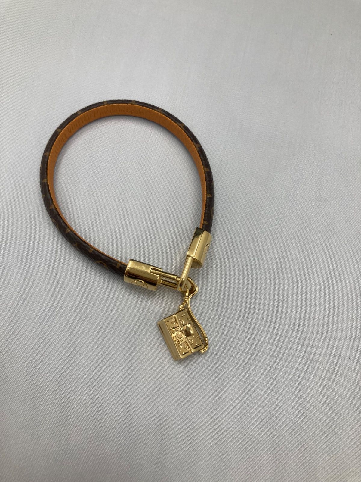 LOUIS VUITTON ルイヴィトン モノグラム バック型チャーム