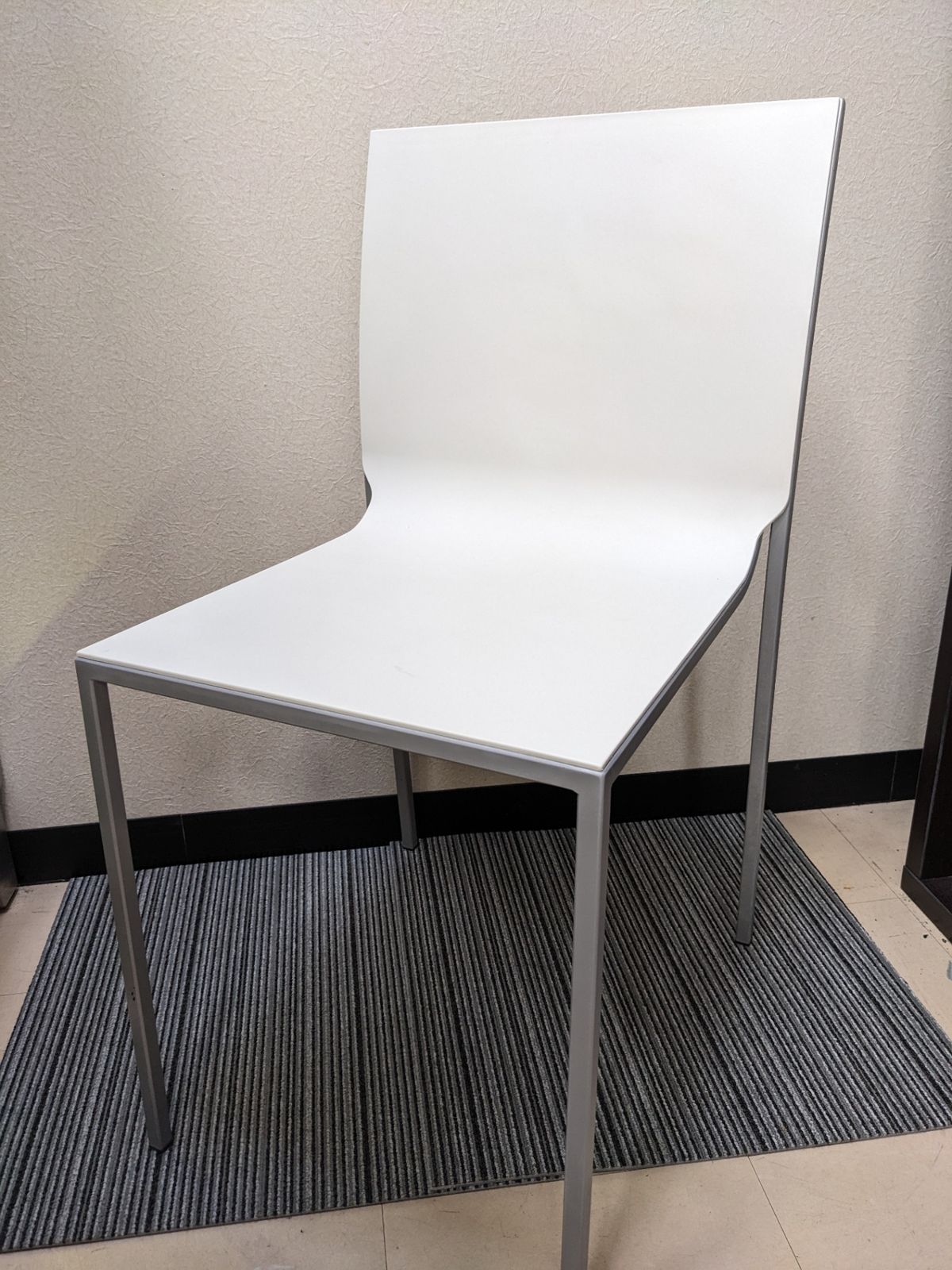 カッシーナ◎Cassina ixc. LIVIT スタッキングチェア ダイニングチェア