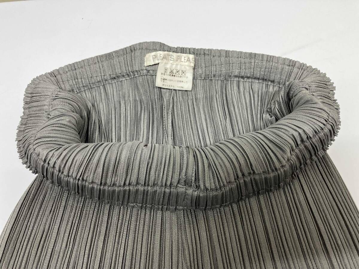 プリーツプリーズひざ丈パンツ PLEATS PLEASE プリーツプリーズ パンツ サイズ2 イッセイミヤケ 日本