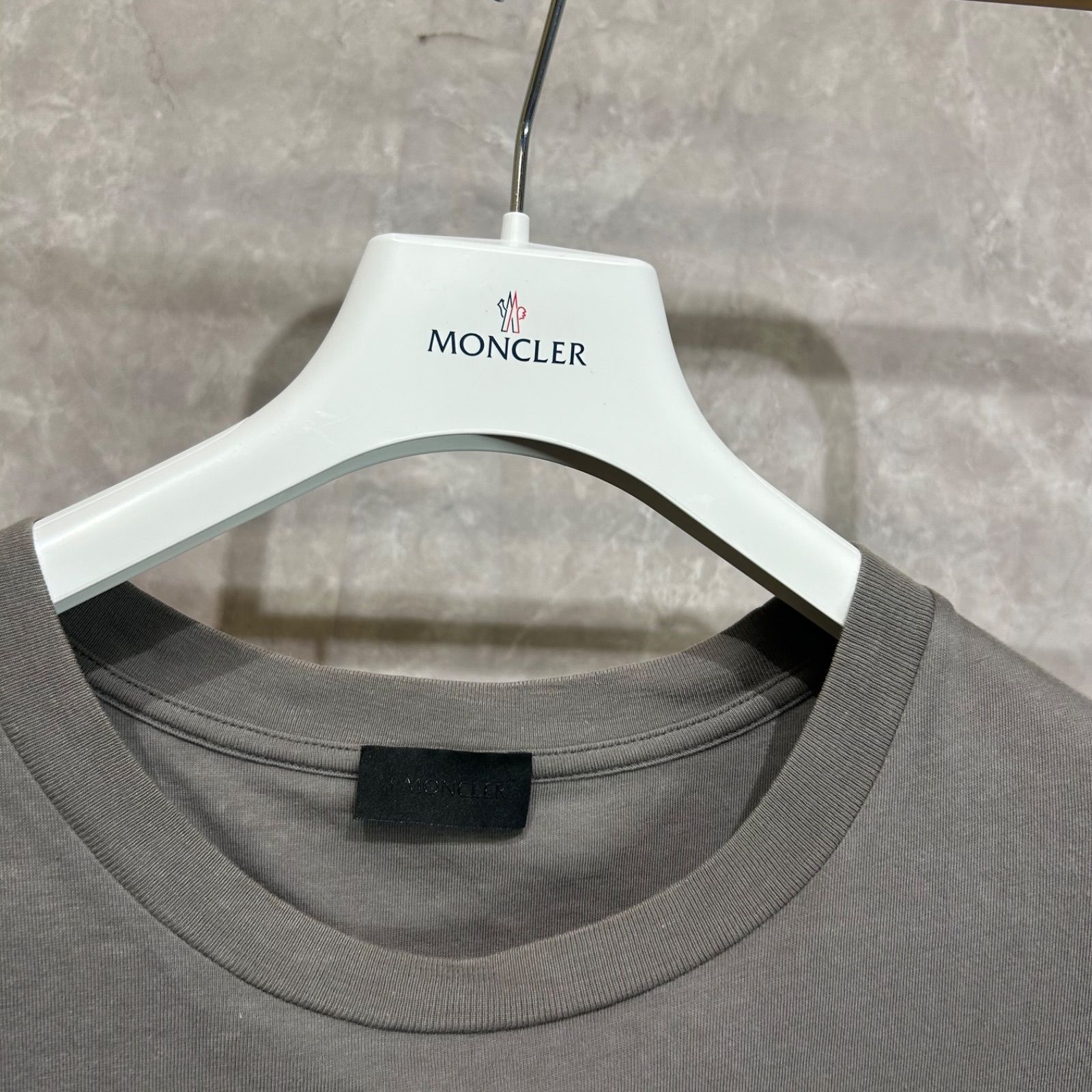 MONCLER モンクレールラバーワッペン半袖TシャツグレーM - メルカリ