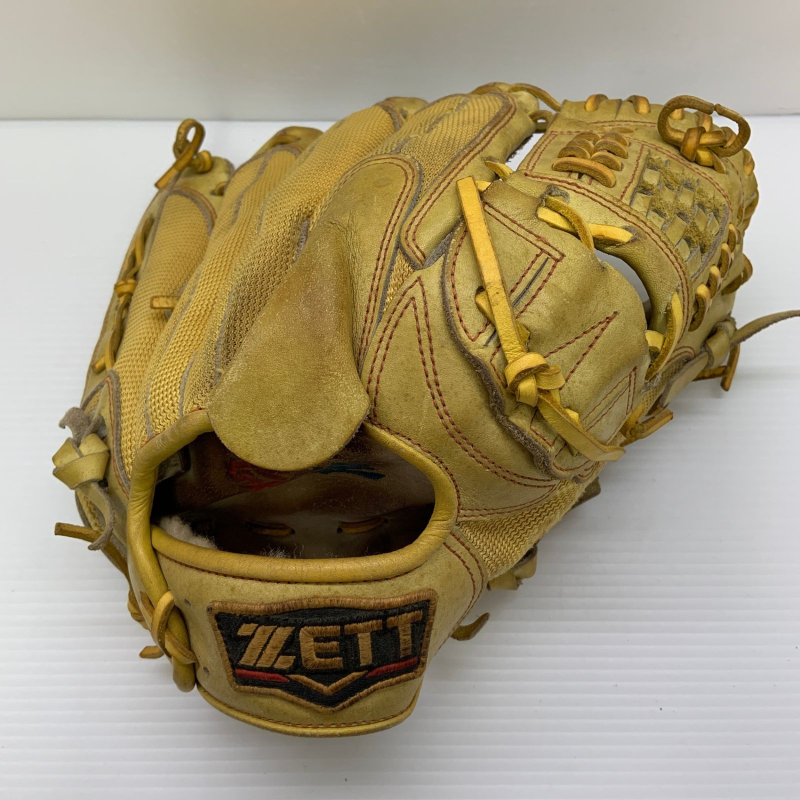 ゼット ZETT プロステイタス PROSTATUS 硬式 大人 一般 投手用 グローブ ピッチャー グラブ 右投げ オーダー 中古品 野球 8819
