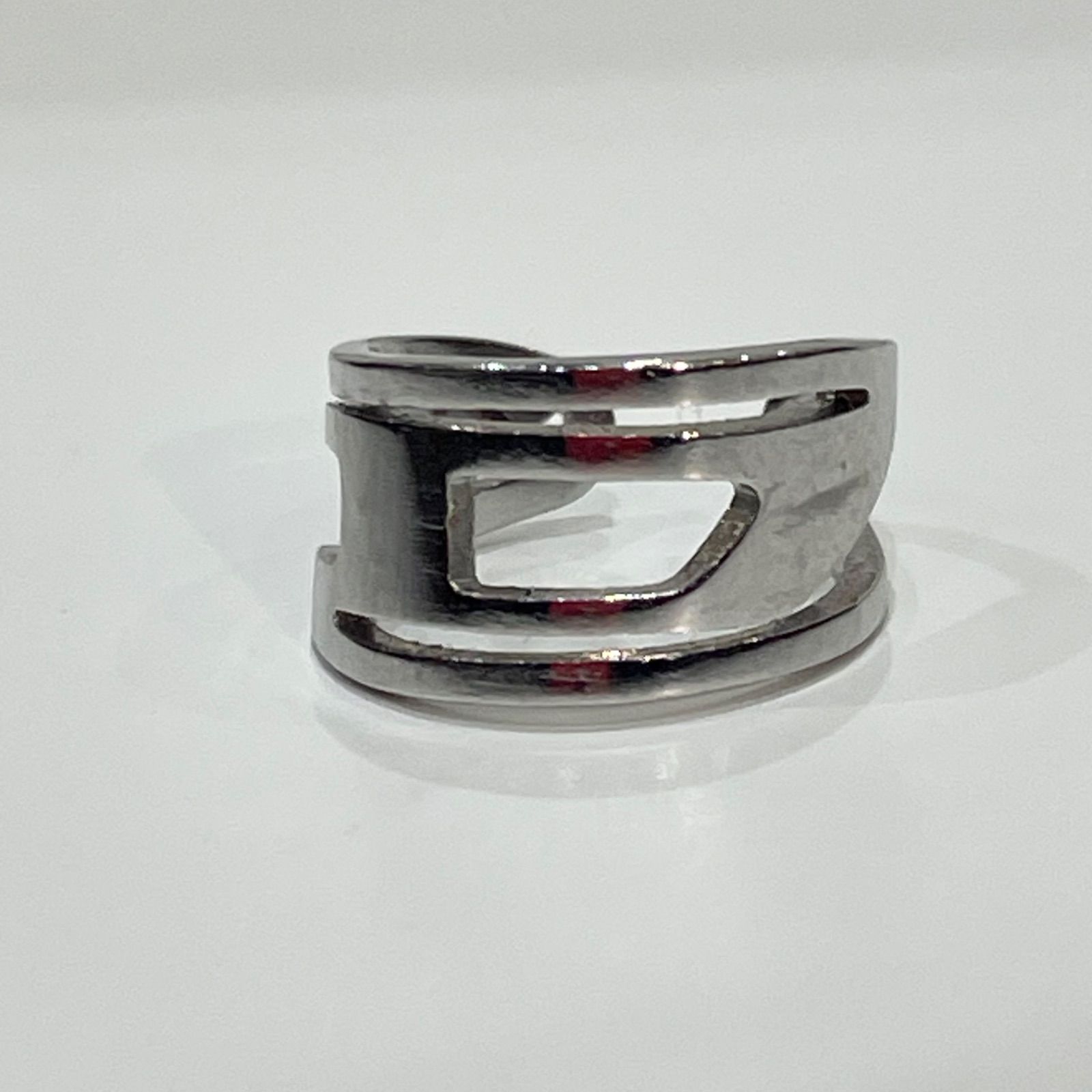 松前380 DIESEL ディーゼル　イヤーカフ　片耳用　スチール　シルバー　アクセサリー　メンズ　レディース　ユニセックス　ファッション小物　松前R56号店