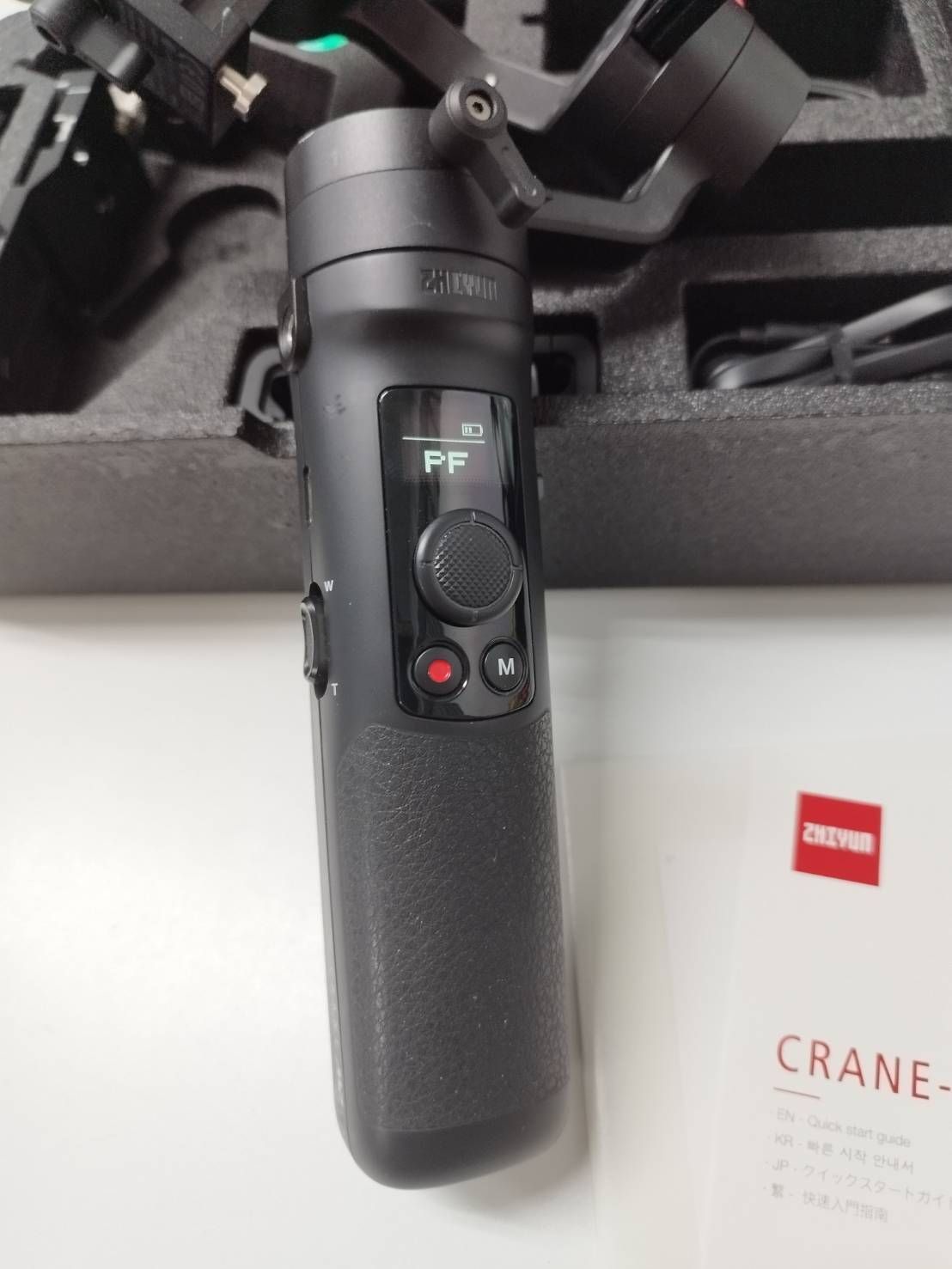 良品】ZHIYUN CRANE M2/CR106/プロフェッショナル向け3軸 