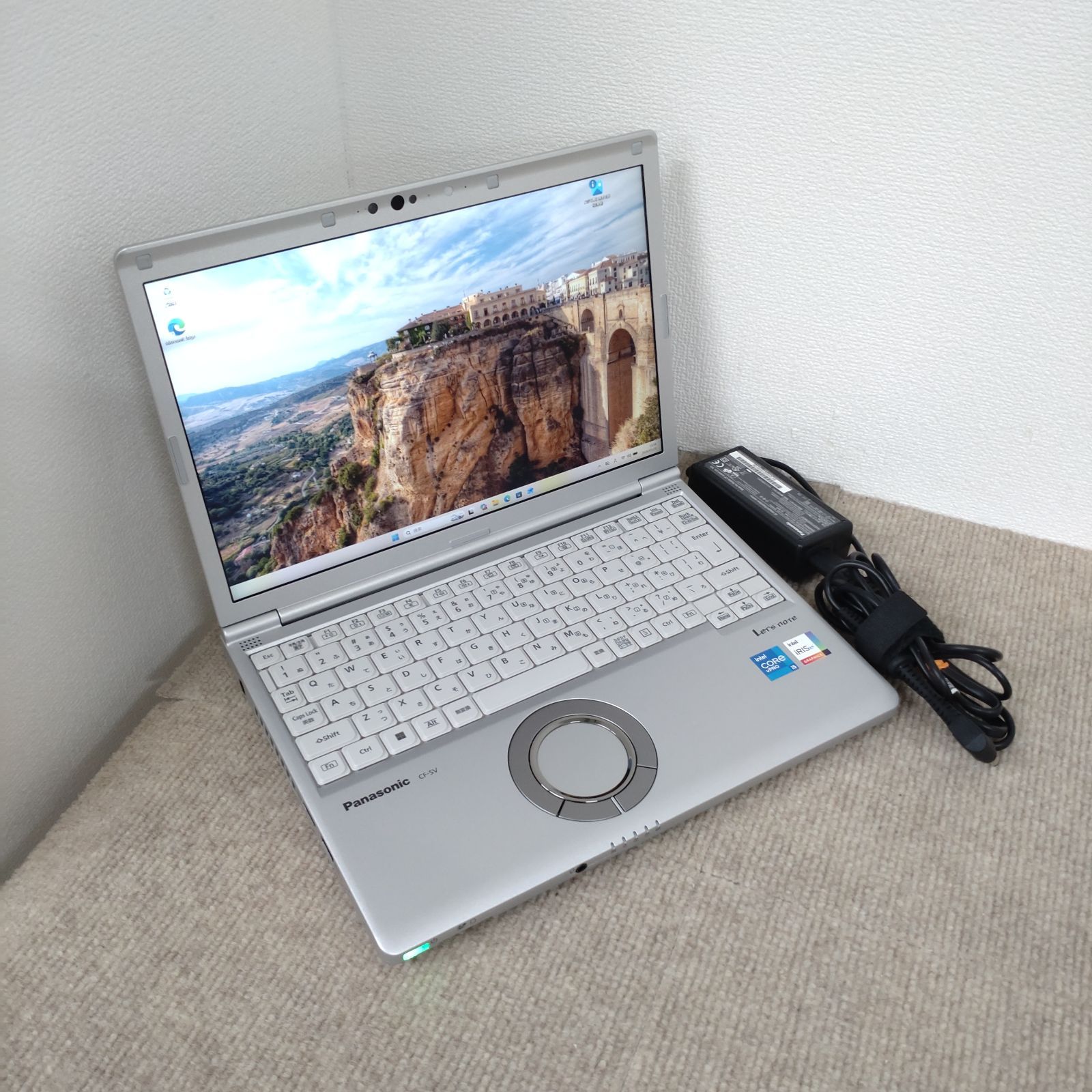 【送料無料】Panasonic CF-SV1 / I5-1145G7 / 16GBメモリ / SSD256GB / Windows11 / バッテリー良好 / 12.1型 / カメラ内蔵 / NB463