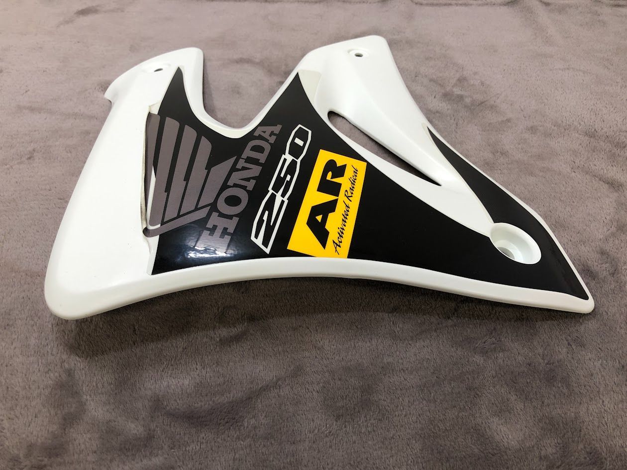 CRM250AR シュラウド 左右白 19035-KAEJ-7400 ホンダ 純正 - メルカリ