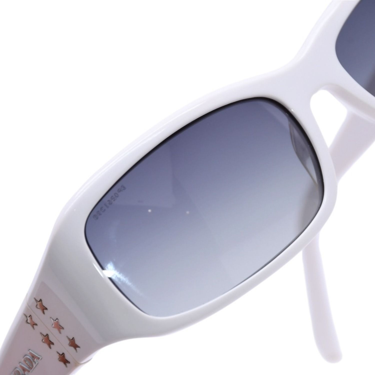 PRADA プラダ ホワイト サングラス シルバー金具 スター SPR20G 55◻︎16 イタリア製 美品 中古 4a002956 PRADA プラダ ホワイト サングラス シルバー金具 スター SPR20G 55