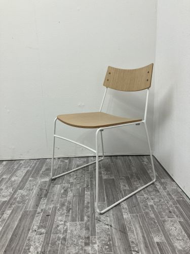 【中古品】Oliver スタッキングチェア S・CS-A129 ナチュラル