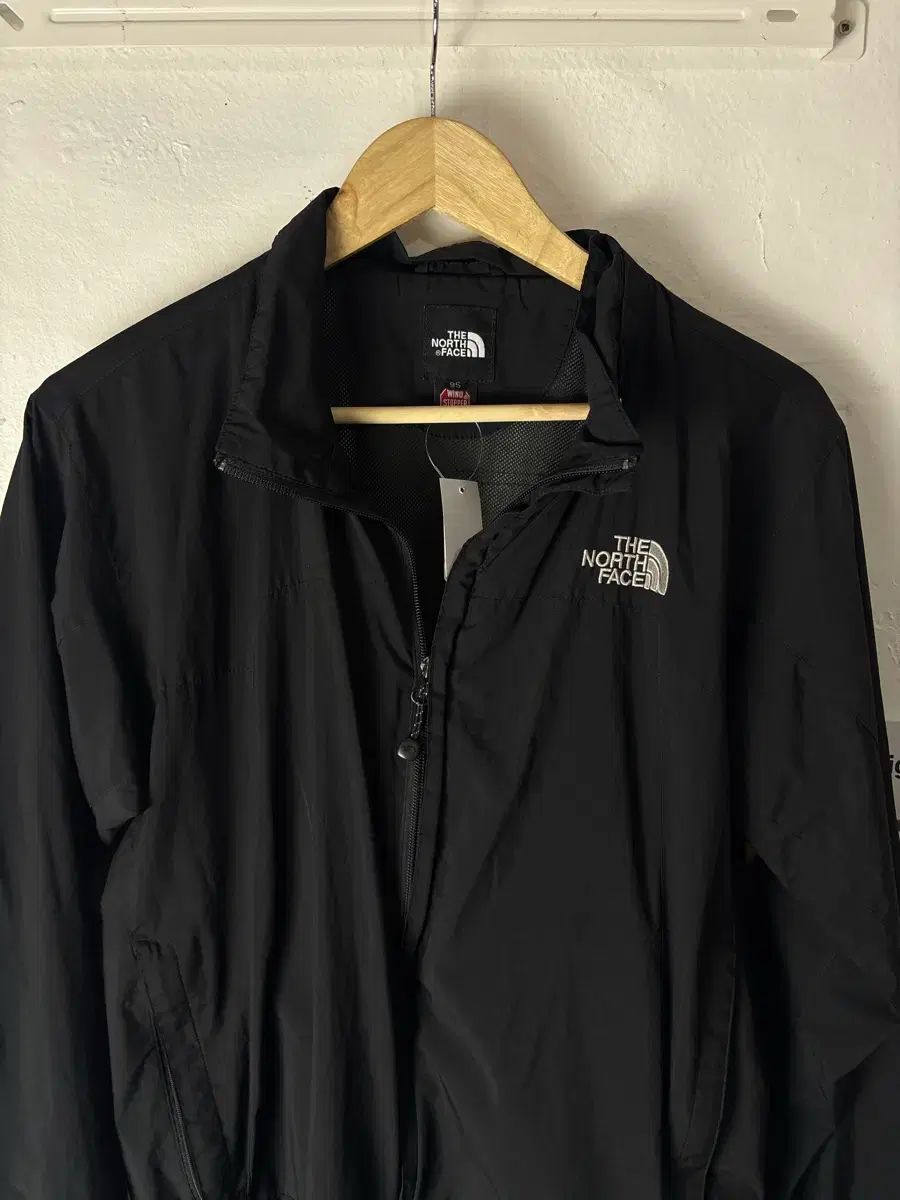 THE NORTH FACE ザノースフェイス ウィンドブレーカー