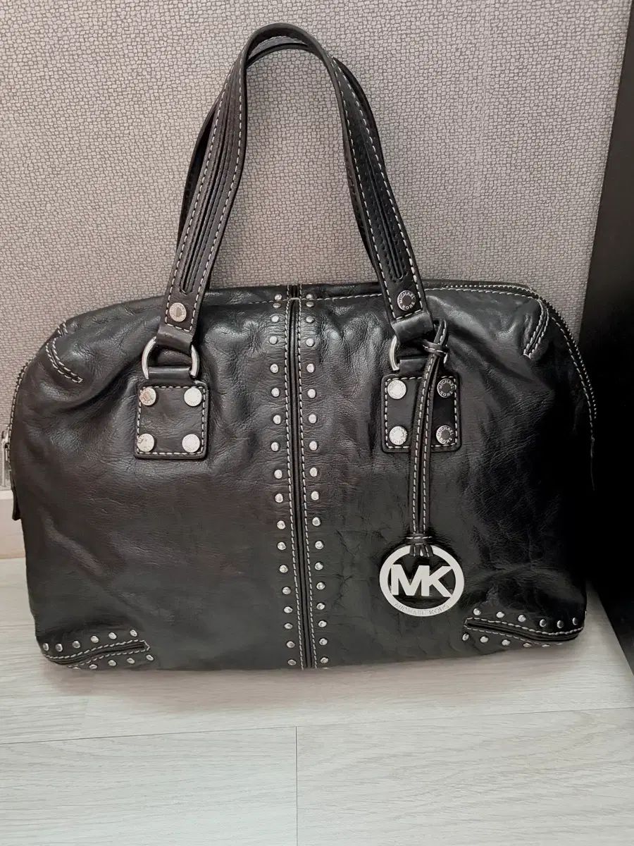 マイケルコース アスター ブラック スタッズ トート