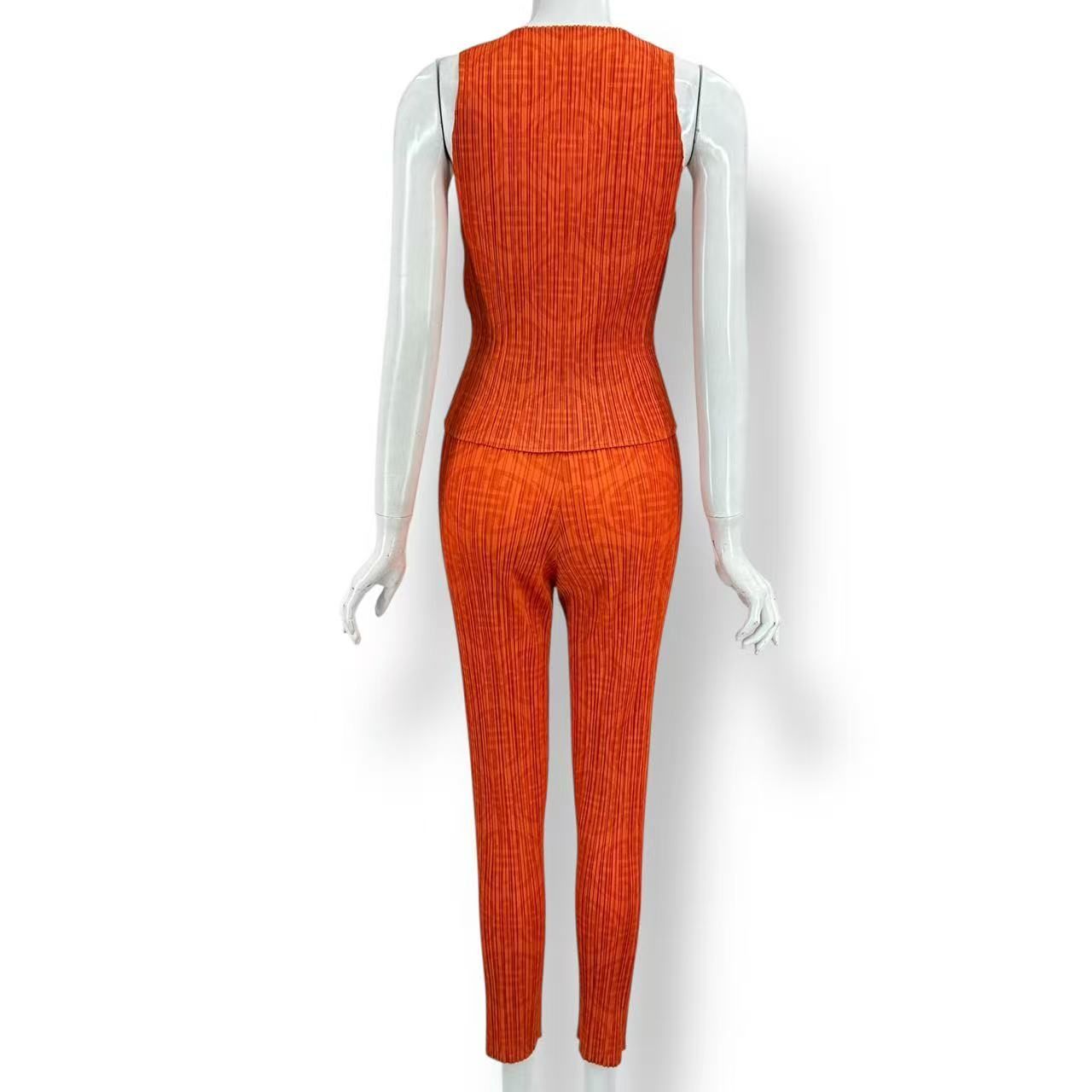 極美品 ISSEY MIYAKE イッセイミヤケ PLEATS PLEASE プリーツプリーズ
