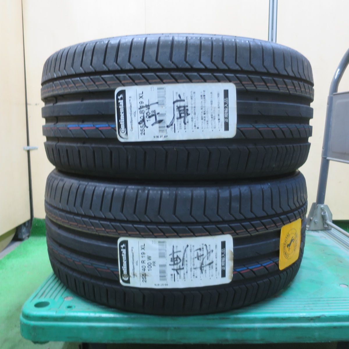 未使用!23年!2本★255/40R19 コンチネンタル コンチスポーツコンタクト5 VOL タイヤ 19インチ ボルボ アウディ 等★6052301イノタ