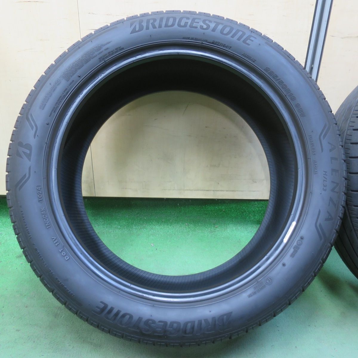 バリ溝！24年！9.5分☆225/50R18 ブリヂストン アレンザ H/L 33 タイヤ
