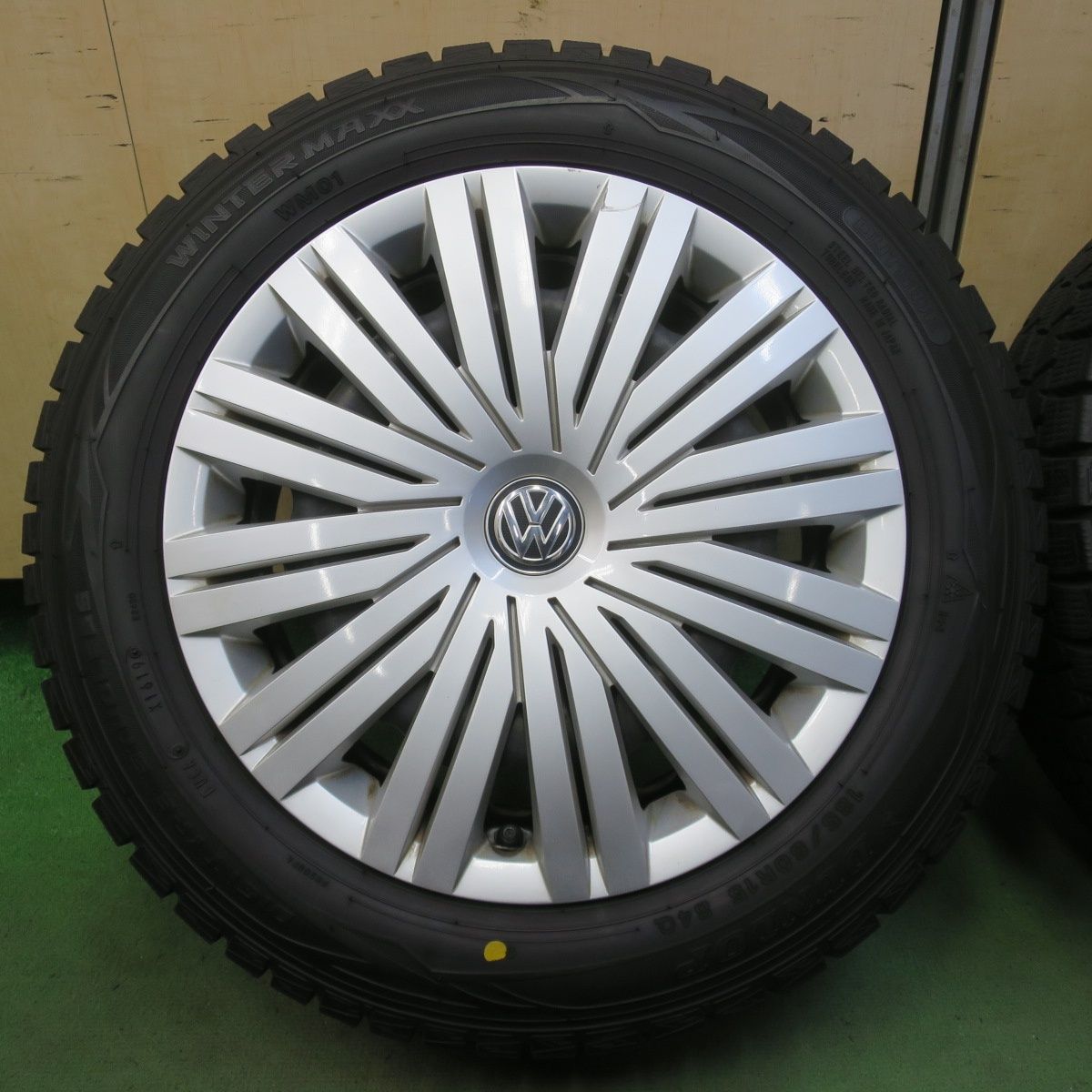 バリ溝！9.5分☆ワーゲン ポロ 純正 スチール 185/60R15 スタッドレス