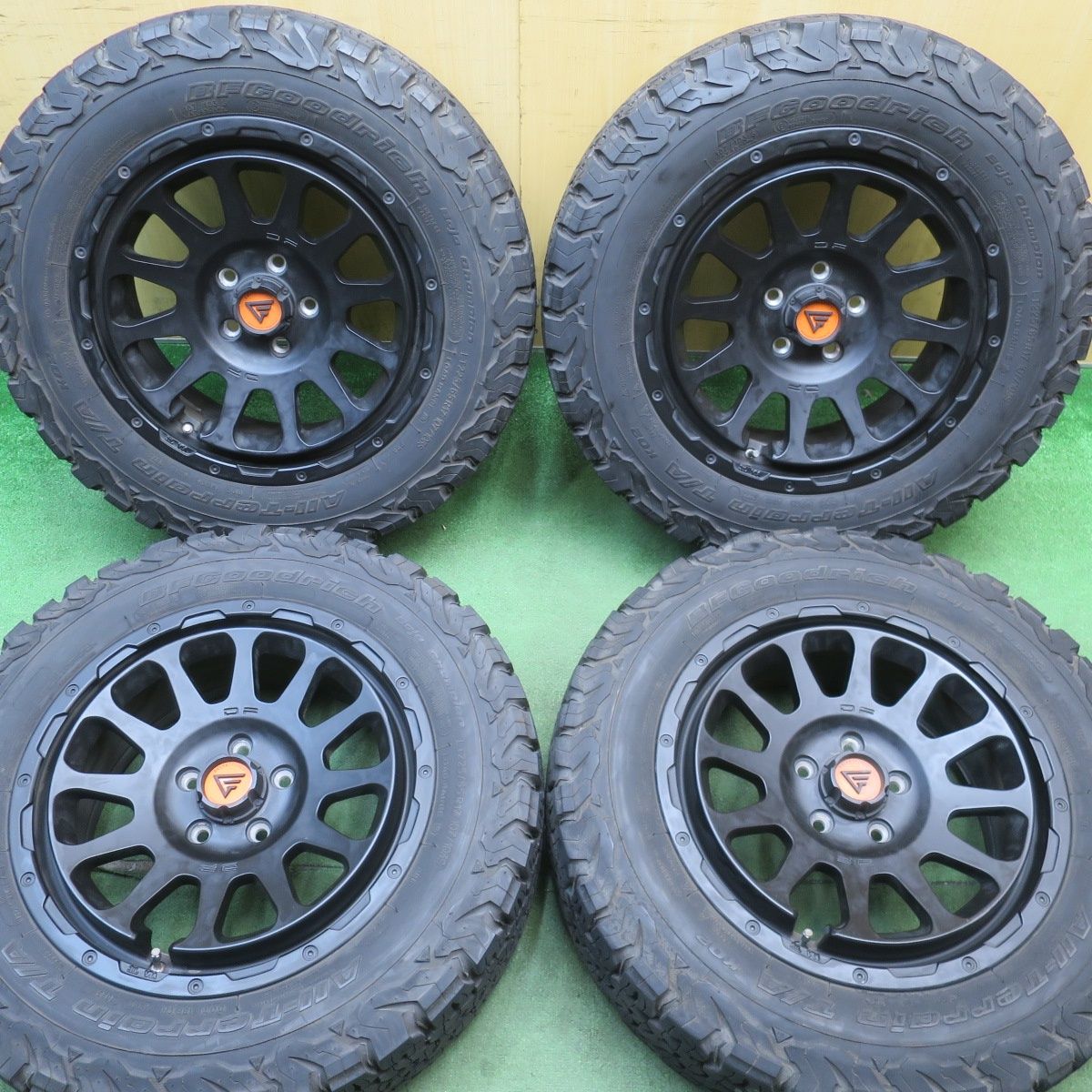 バリ溝！23年！9.5分DELTA FORCE オーバル CRIMSON 225/65R17 107/103S 