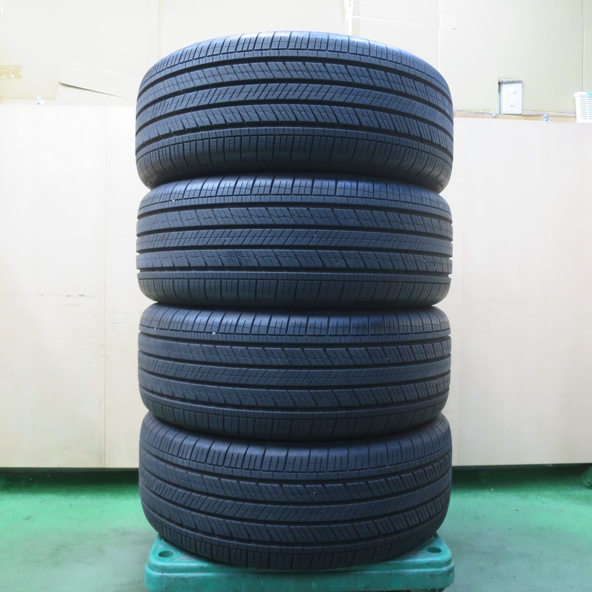 バリ溝！24年！9.5分★235/55R18 グッドイヤー Assurance MaxGuard SUV タイヤ 18インチ ハリアー ヴァンガード 等★6052307イノタ 32,370円