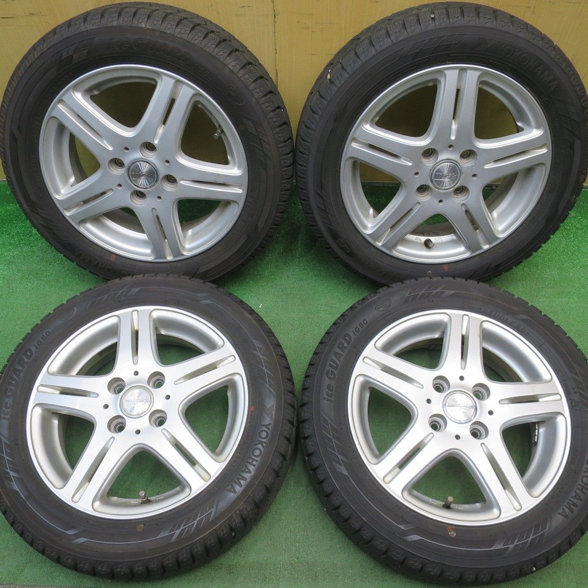 バリ溝！24年！9.5分☆スタッドレス 155/65R14 ヨコハマ アイスガード