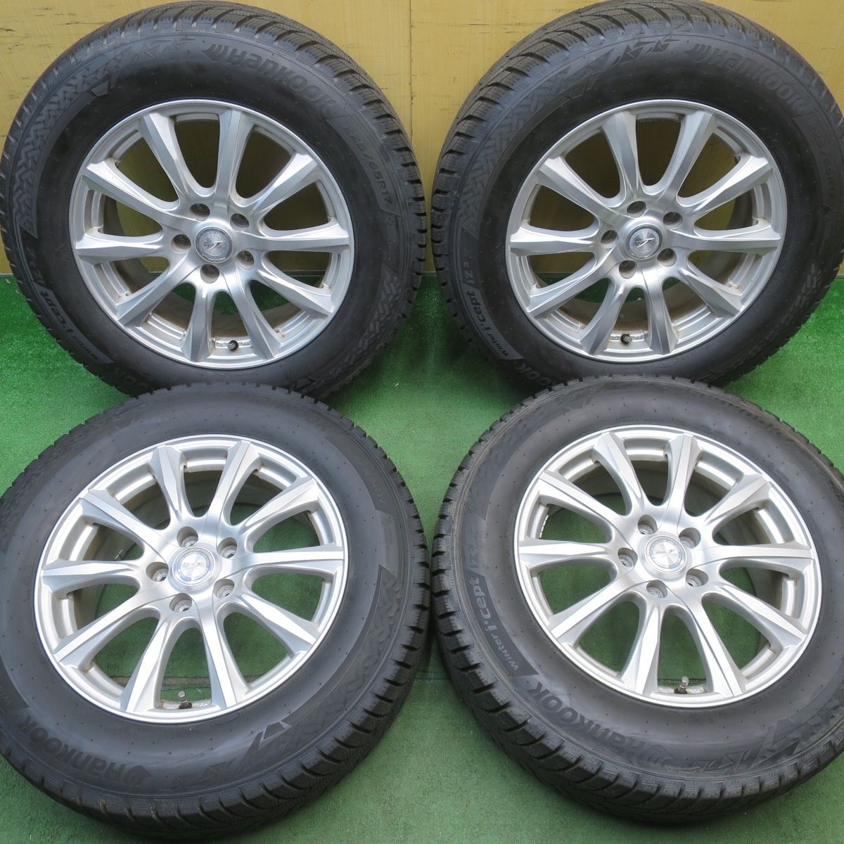 バリ溝！24年！9.5分以上★スタッドレス 225/65R17 ハンコック ウインター アイセプト IZ3X JOKER ジョーカー 17インチ PCD114.3/5H★6051507NJス