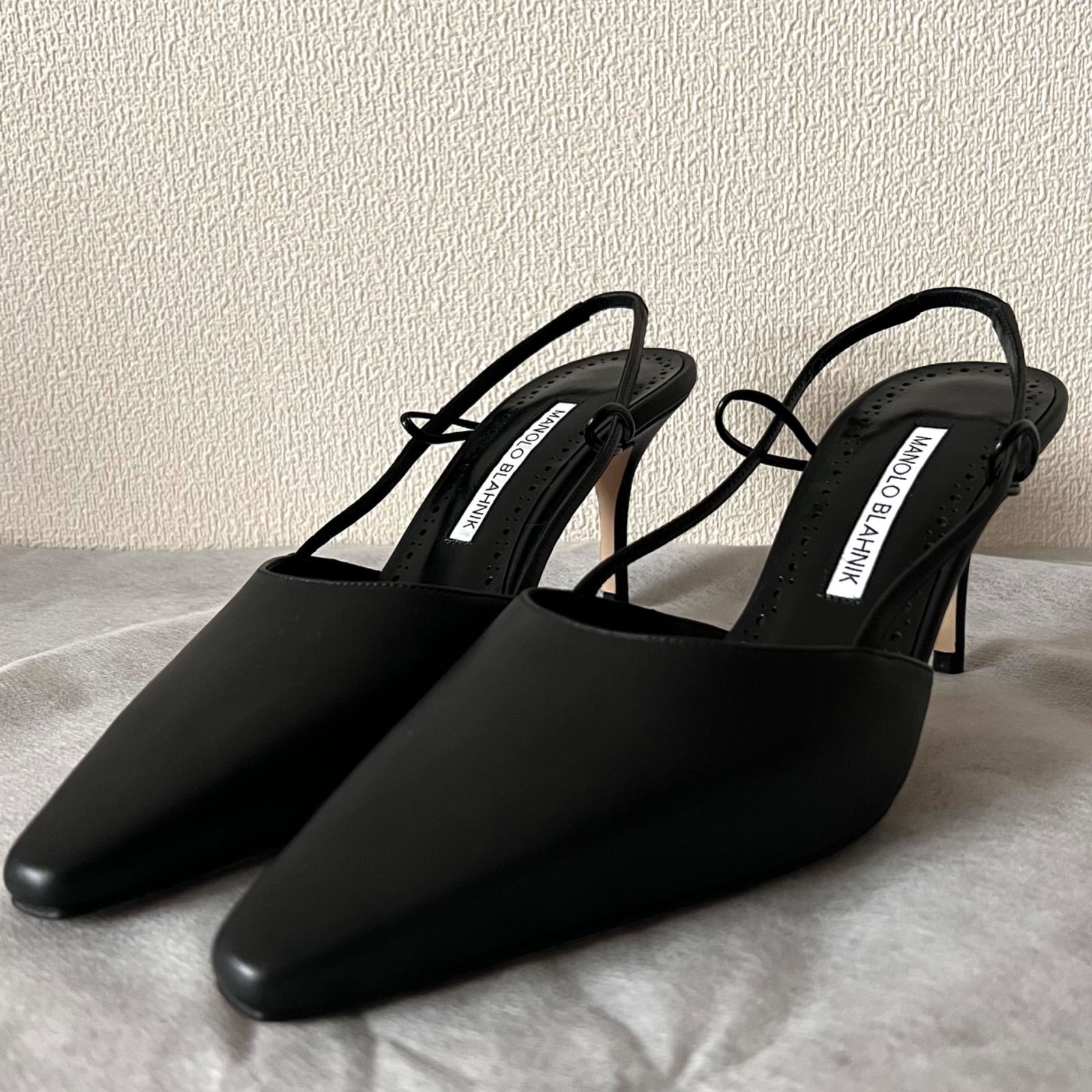 未使用品 MANOLO BLAHNIK（マノロブラニク） Touki サンダル 