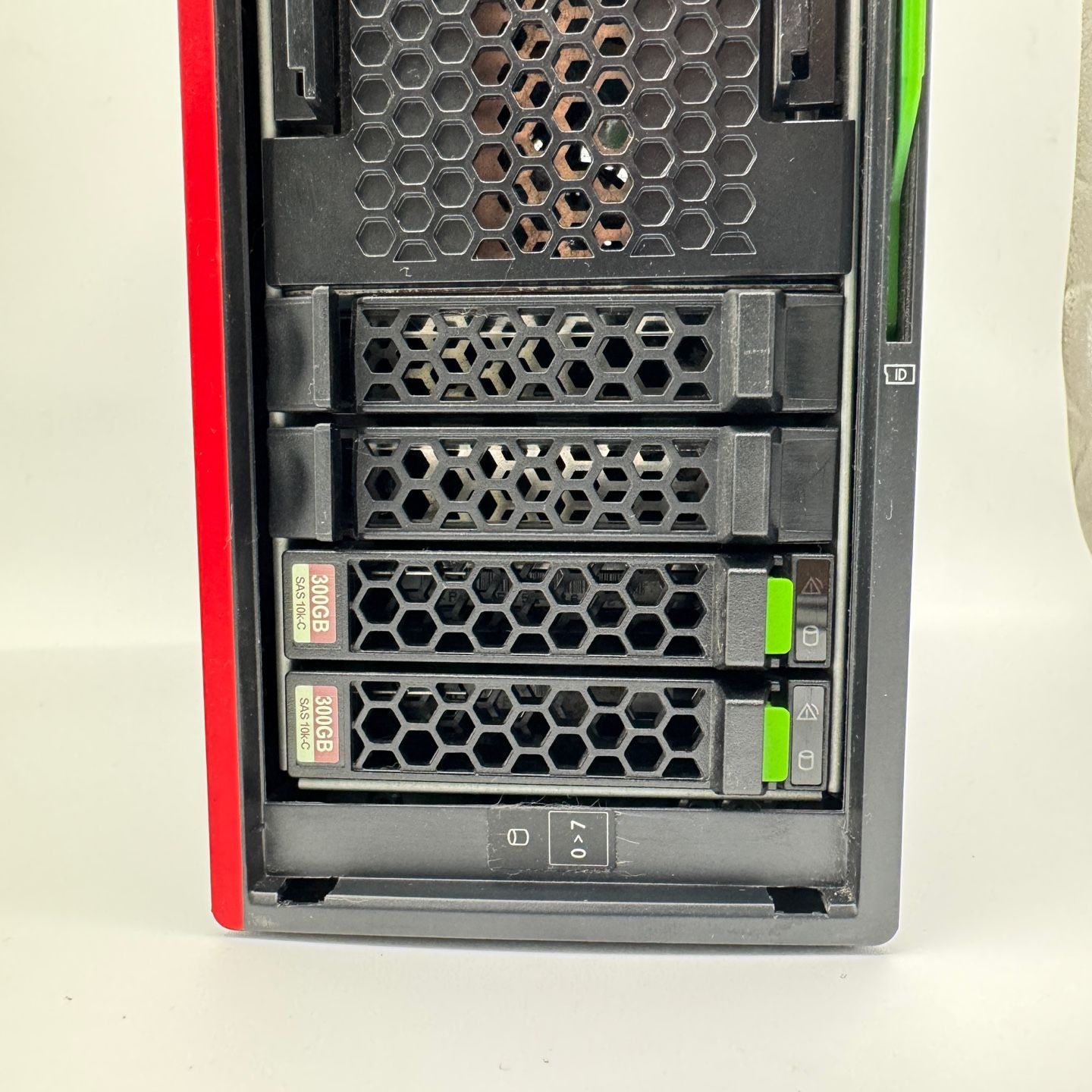 富士通 PRIMERGY TX1320 M4 Xeon E-2124 3.3GHz 8GB DVD-ROM サーバー