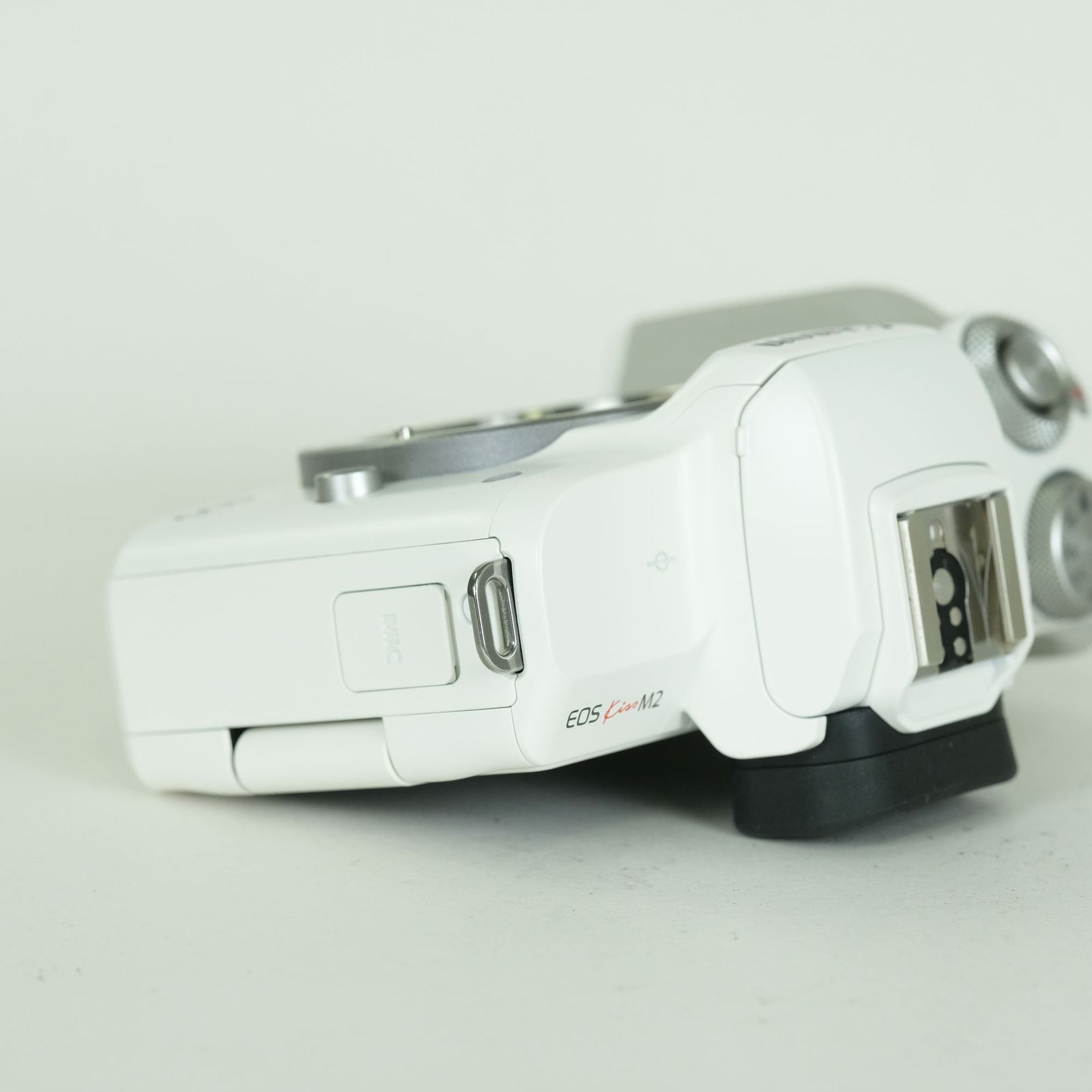 美品] Canon EOS Kiss M2 [ボディ ホワイト] | Canon EF-Mマウント