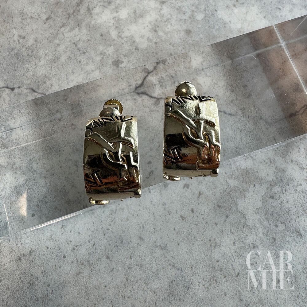 YSL 立体ロゴ クリップオンイヤリング ゴールド エンボス ※キャッチ片方調整不可