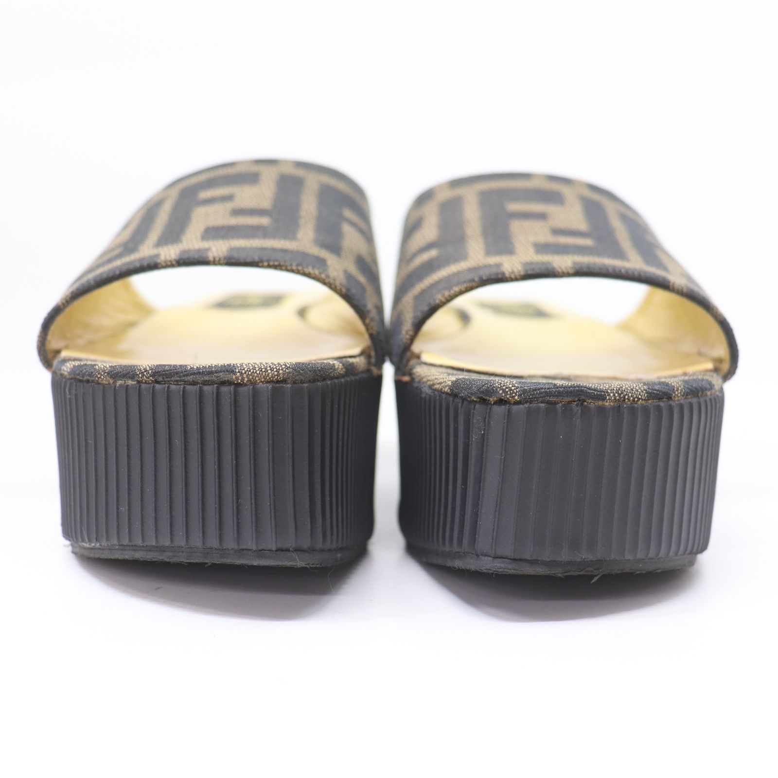 IT5J8FIG6WW6 FENDI フェンディ ズッカ 厚底 サンダル ミュール