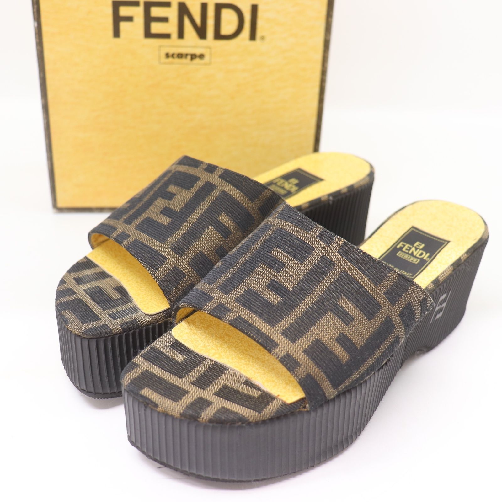 IT5J8FIG6WW6 FENDI フェンディ ズッカ 厚底 サンダル ミュール