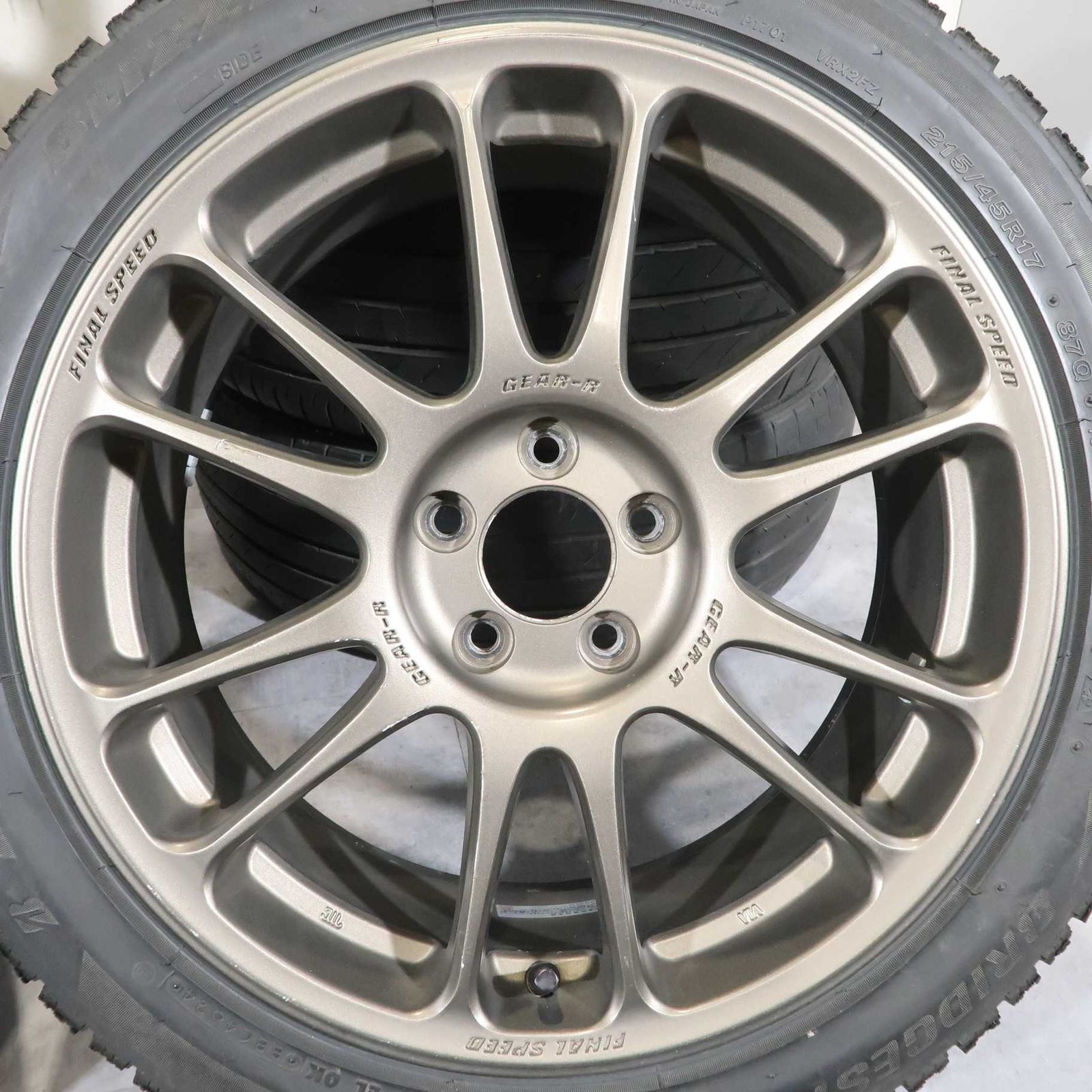プリウス カローラ ツーリング 86 等 4本 FINAL SPEED GEAR-R 17インチ