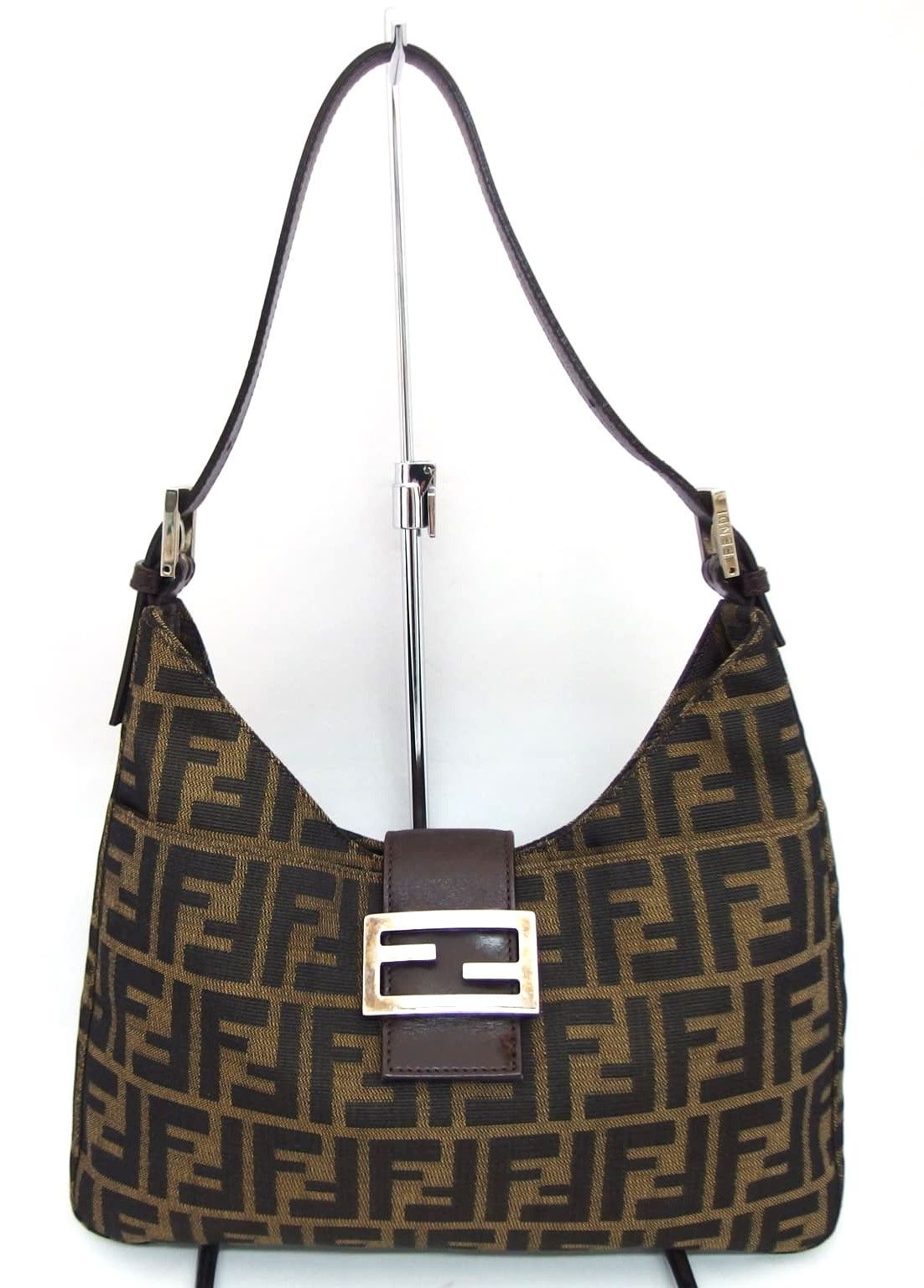 ＦＥＮＤＩ　フェンディ　ズッカ柄ワンショルダーバッグ　マンマバケット