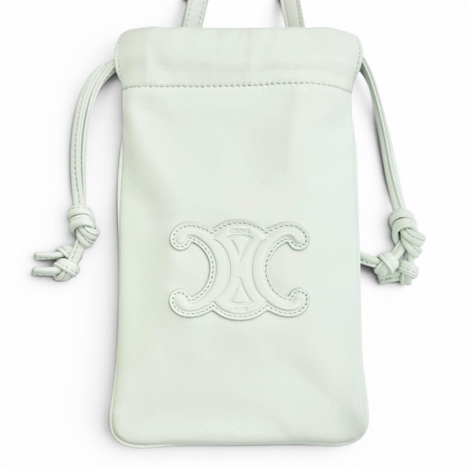良品△CELINE セリーヌ 10L163ETK レザー キュイルトリオンフ ドローストリング モバイルポーチ フォンケース ショルダーバッグ ライトグリーン イタリア製 レディース 保存袋付き