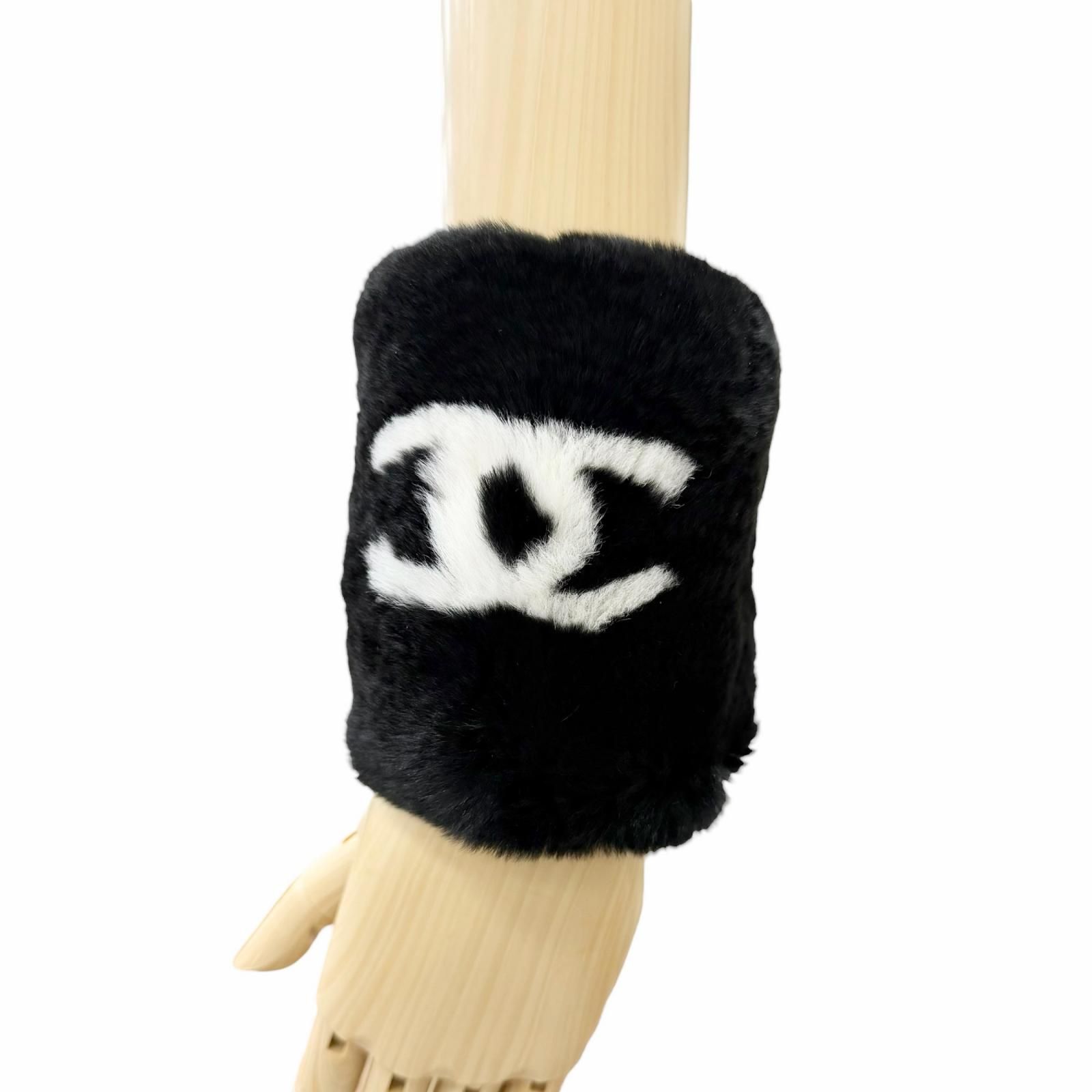 極美品△CHANEL シャネル ココマーク ラパン ファー リストバンド 