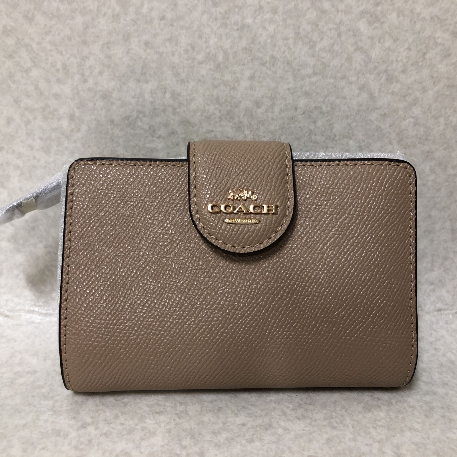 D327 COACH コーチ 二つ折り財布 ピンクベージュ レッド 264694279