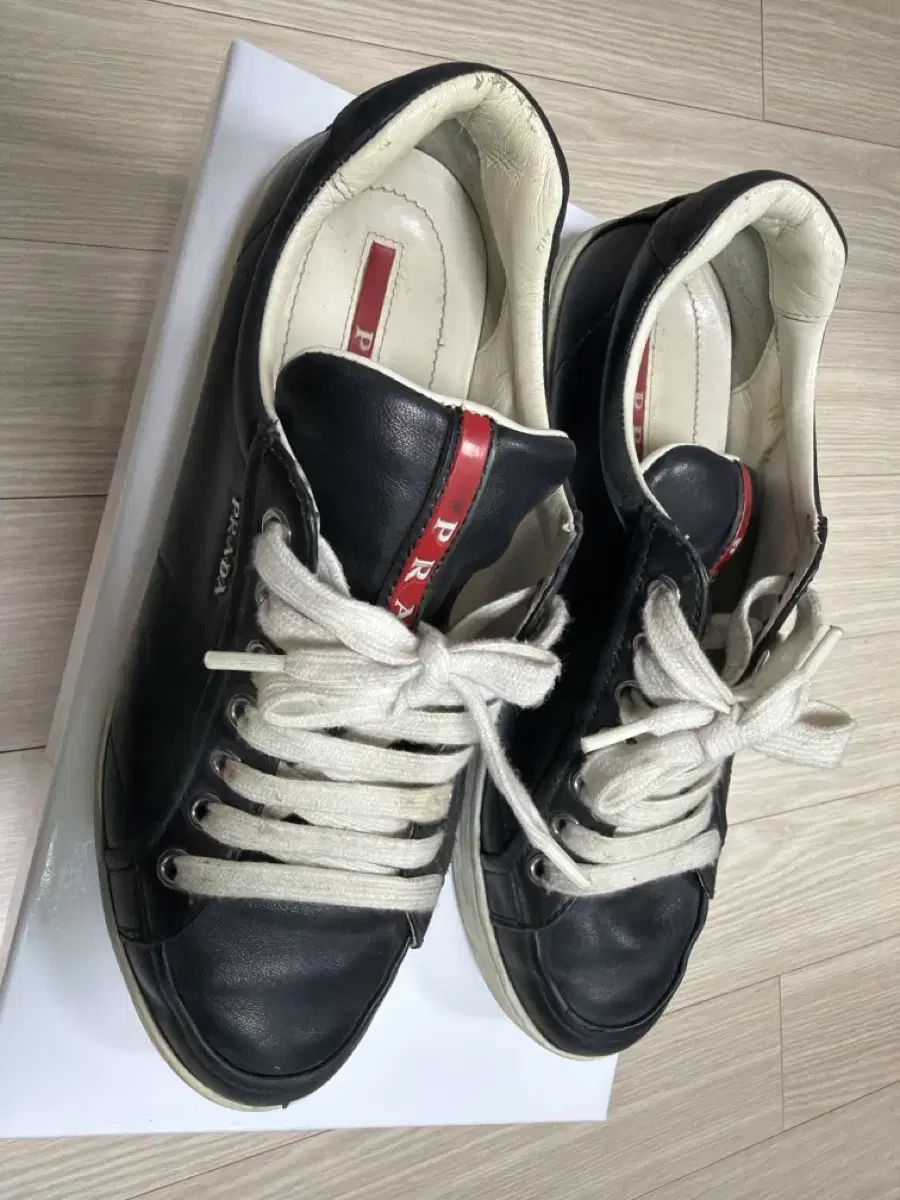 PRADA プラダ スニーカー ブラック