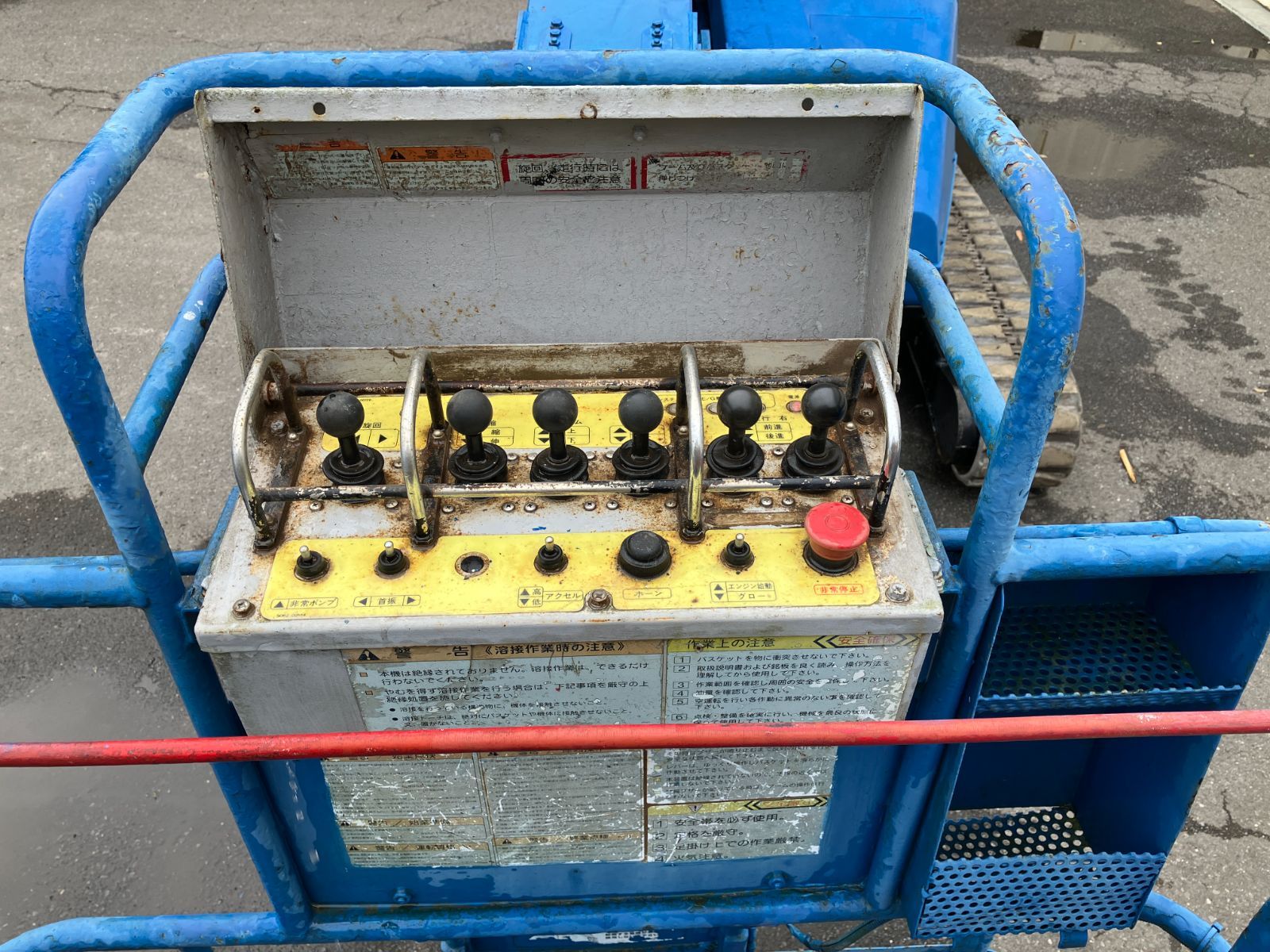 茨城発 長野工業 高所作業車 NUL120-2 2006年式 4428時間 12m ディーゼル 自走式高所作業車 高所 壁際 現場 クローラー 屈伸型 茨城発 長野工業 高所作業車 NUL120-2 2006年式 4428時間 12m ディーゼル 自走式高所作業車 高所 壁際 現場 クローラー 屈伸型