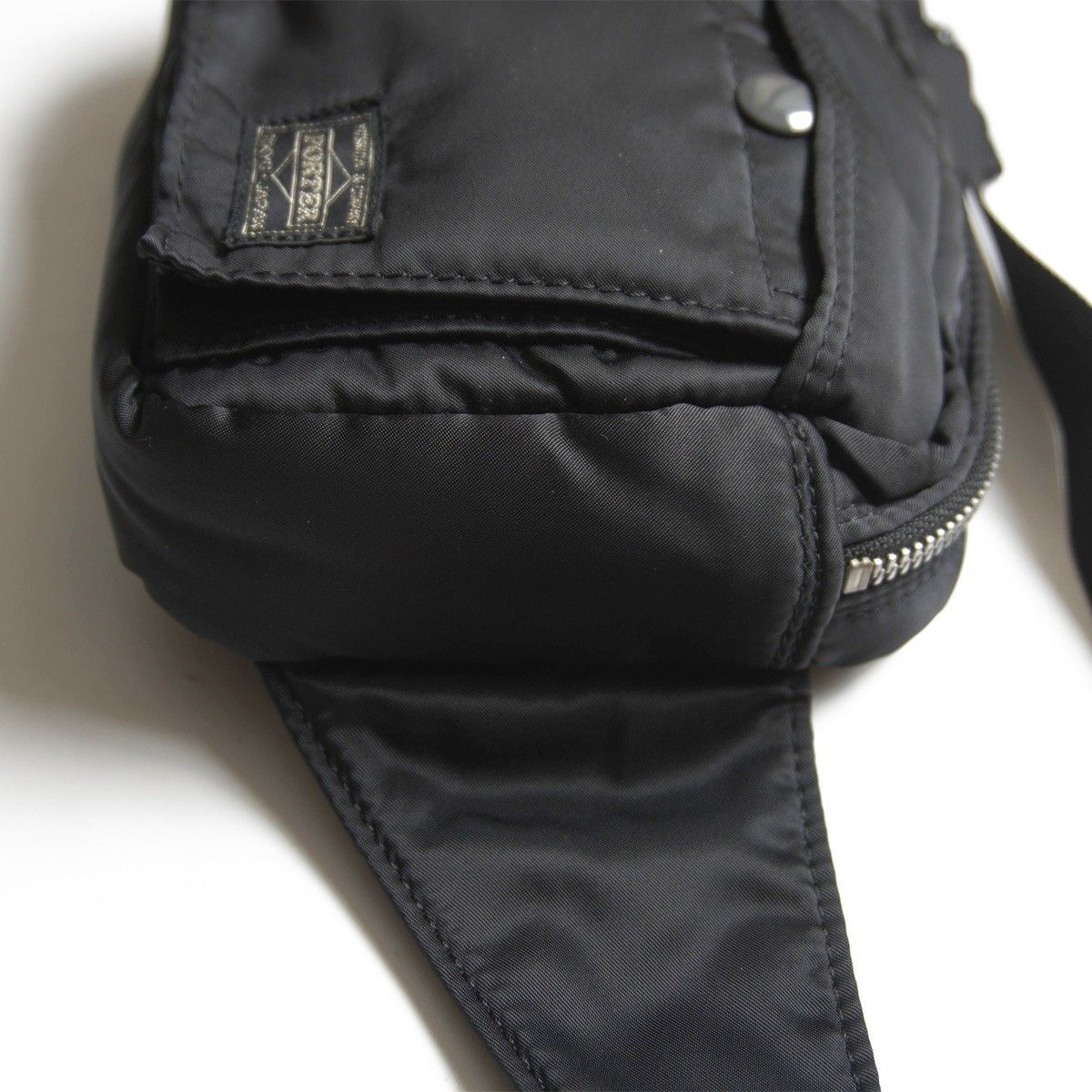 美品】PORTER 【タンカー ナイロン ウエストバッグ】ポーター ブラック