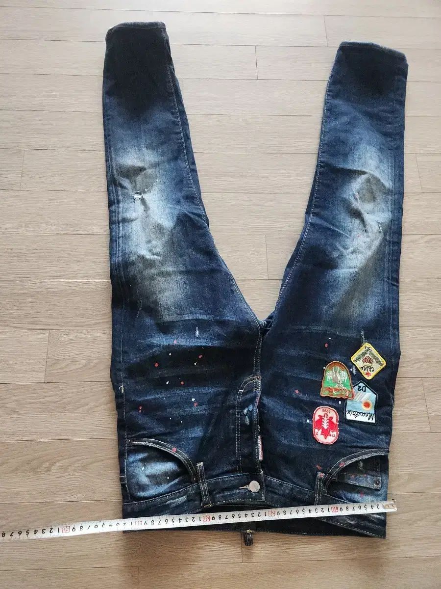 DSQUARED2 パッチ ダメージ デニム